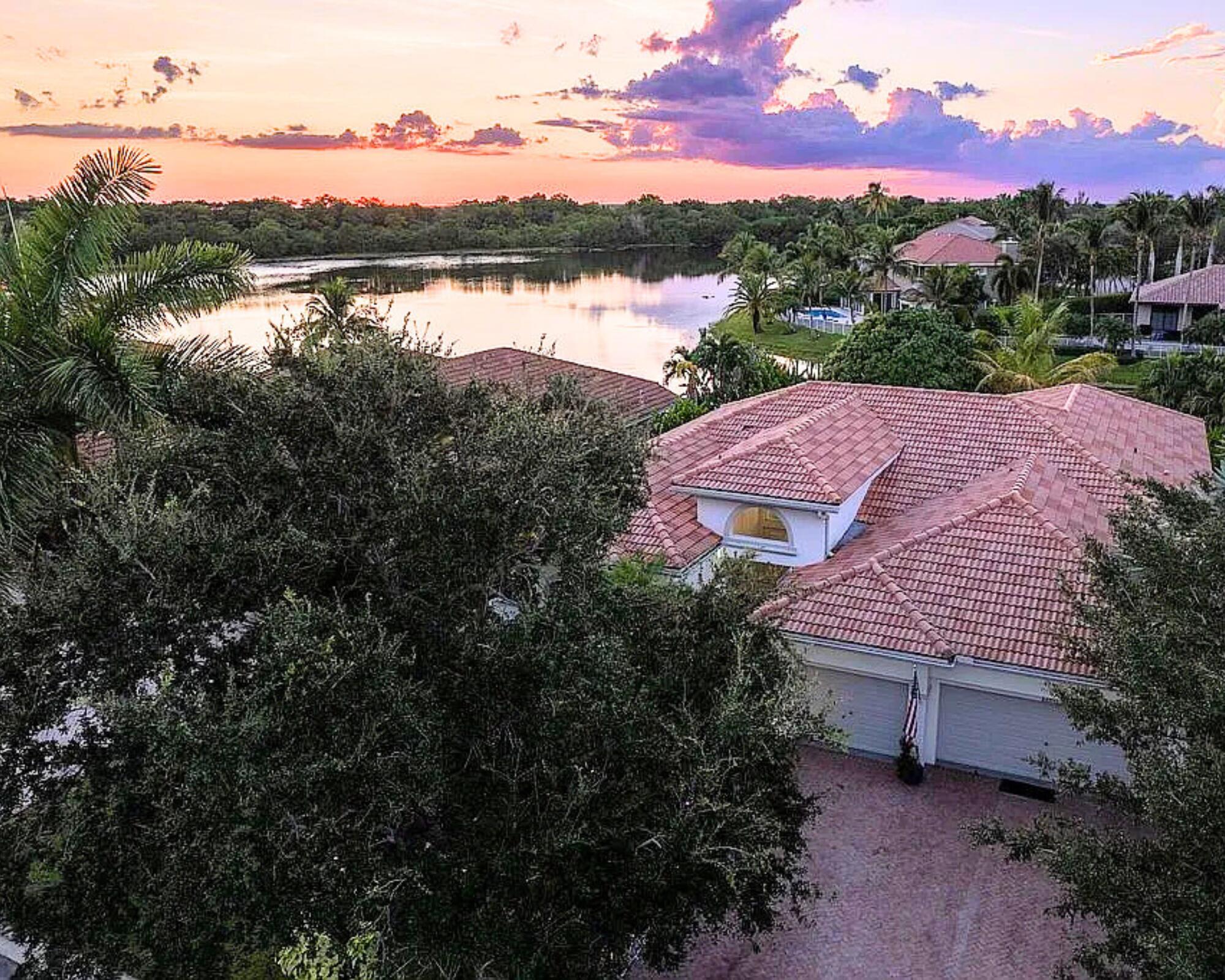 WYNDHAM LAKES WEST - Residential