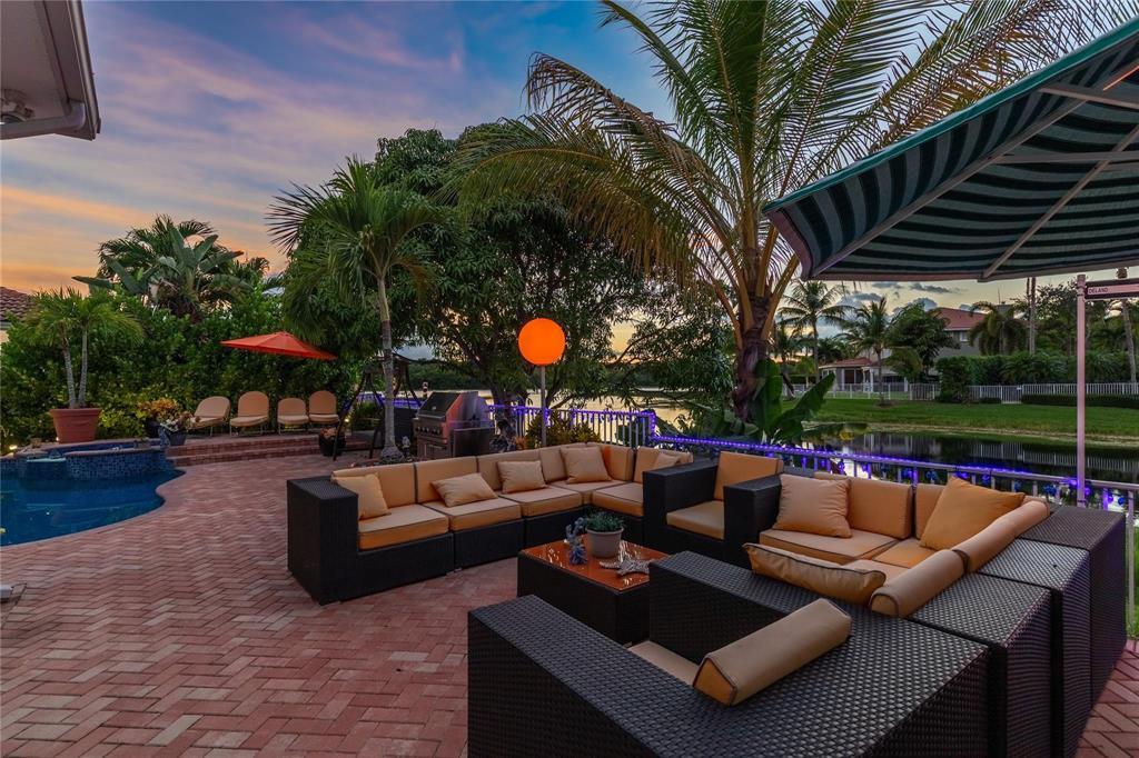 WYNDHAM LAKES WEST - Residential