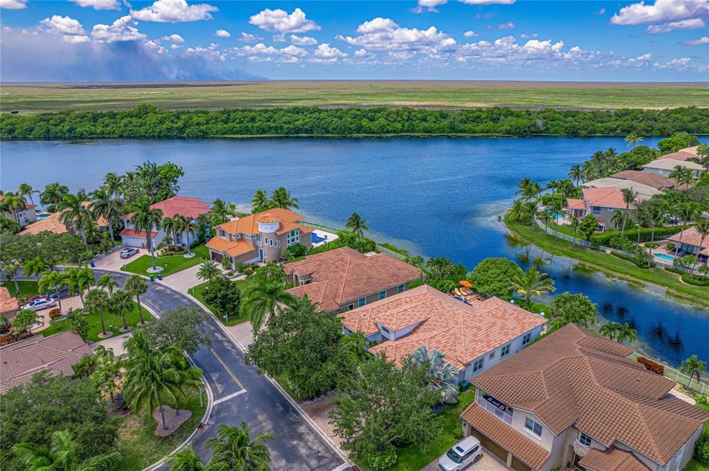 WYNDHAM LAKES WEST - Residential