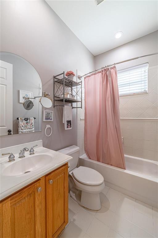 WYNDHAM LAKES WEST - Residential