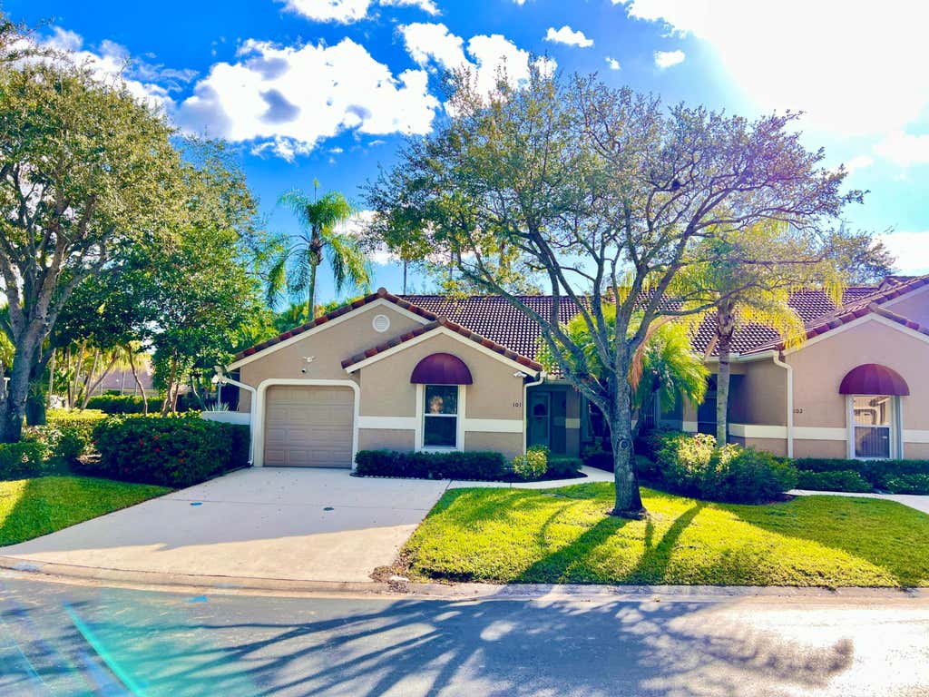 Photo of 101 SABAL PALM Lane, Palm Beach Gardens, FL 33418 (MLS # B26063817)