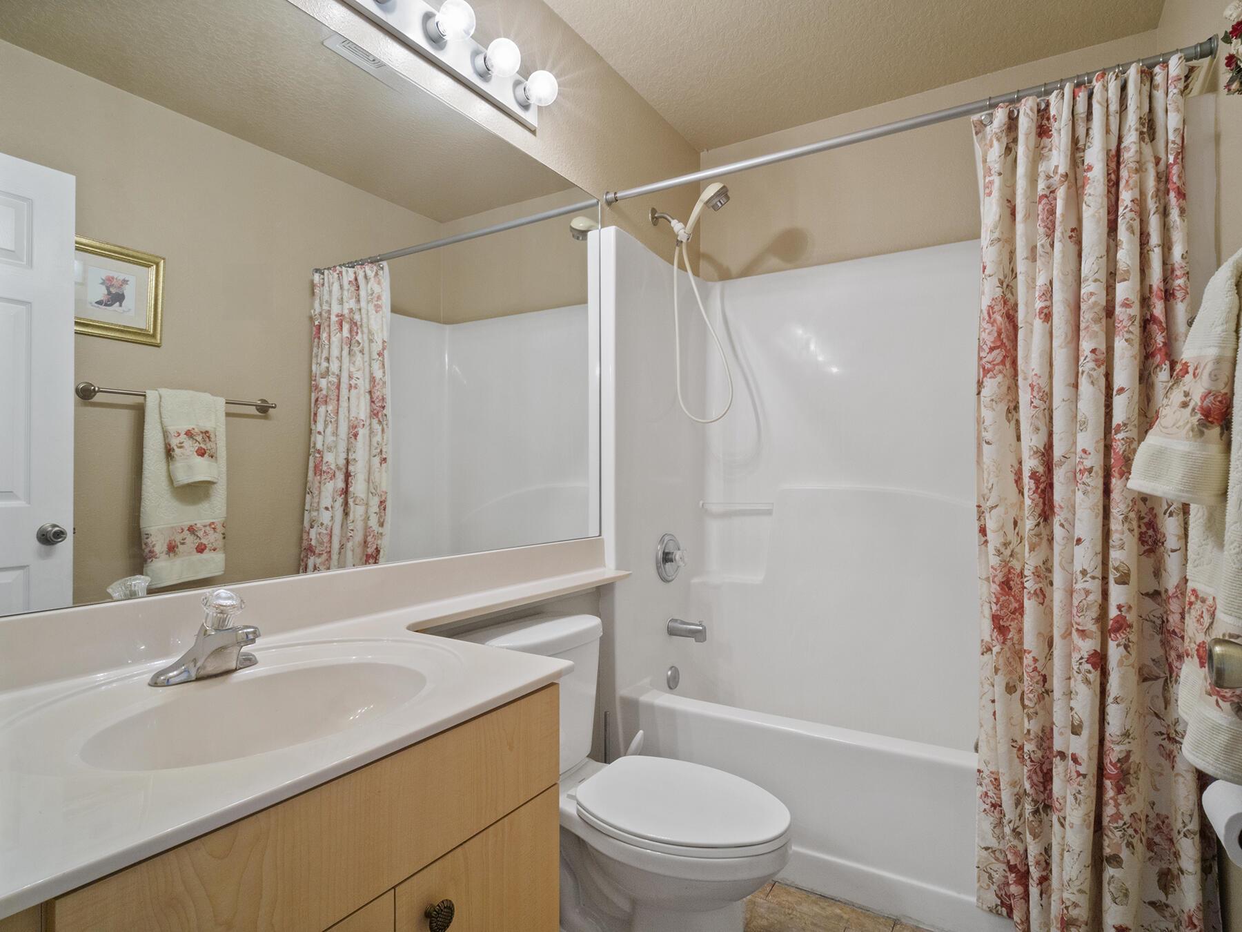 Spanish Lakes - Residential