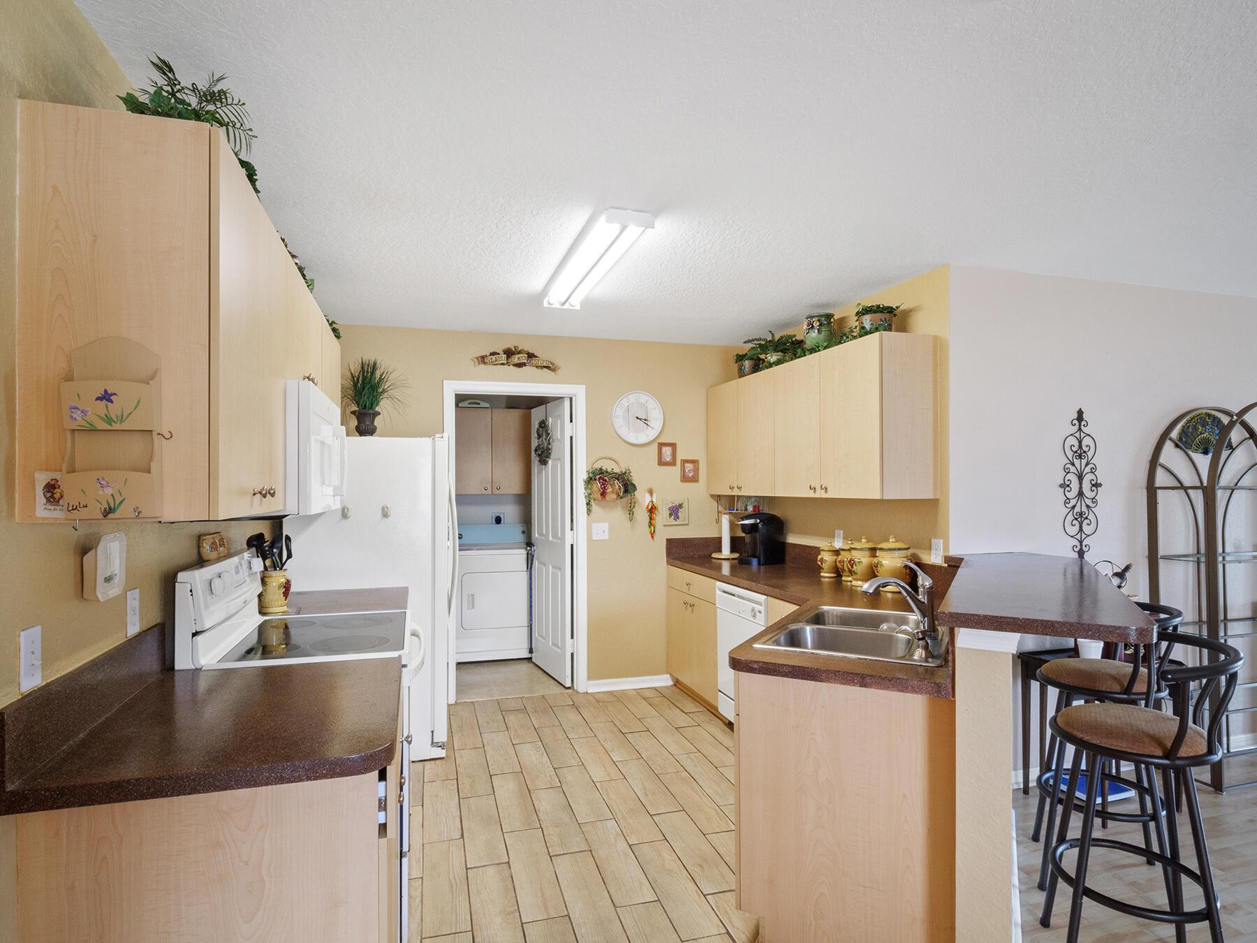 Spanish Lakes - Residential