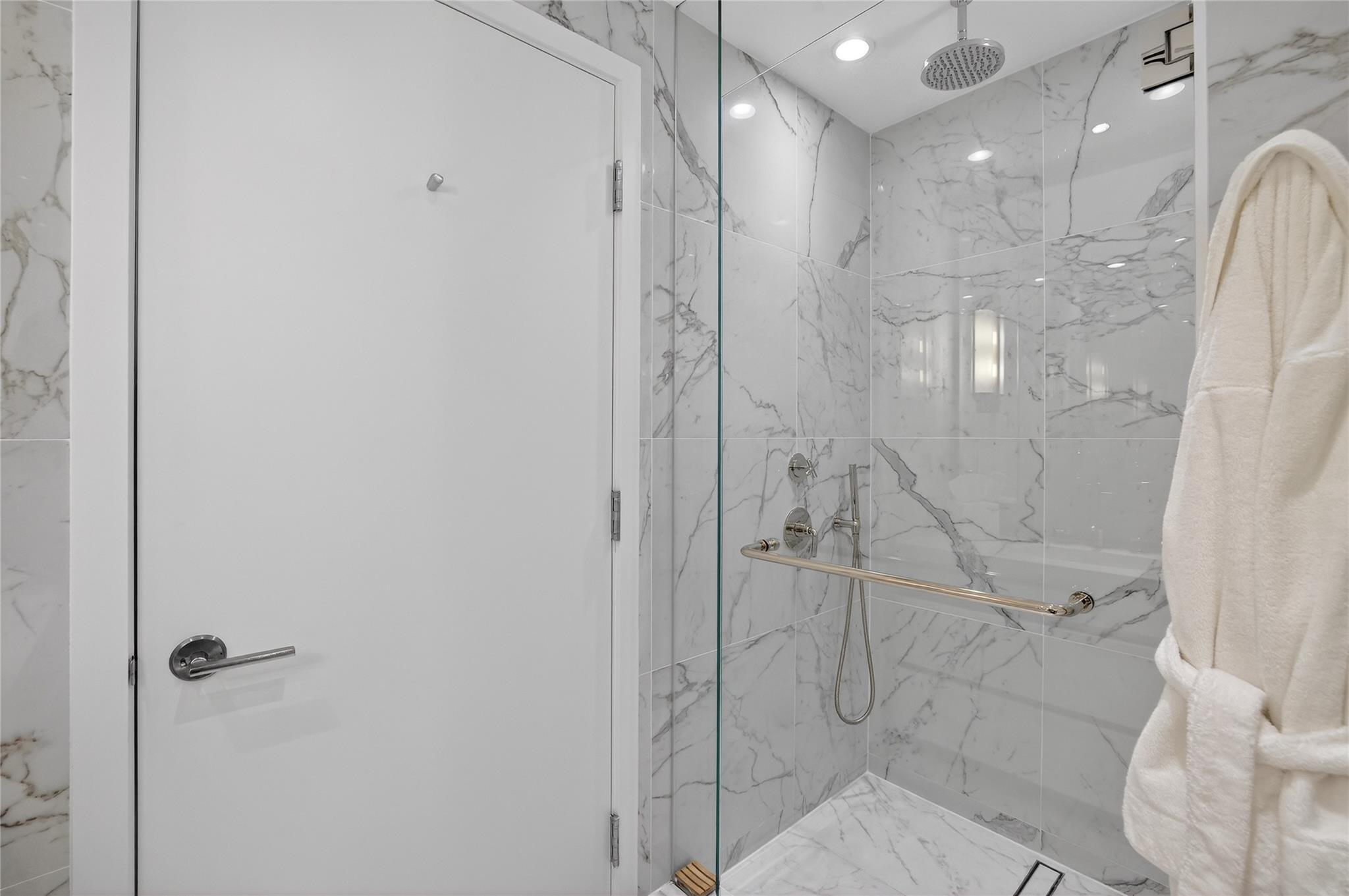 Four Seasons - Residential