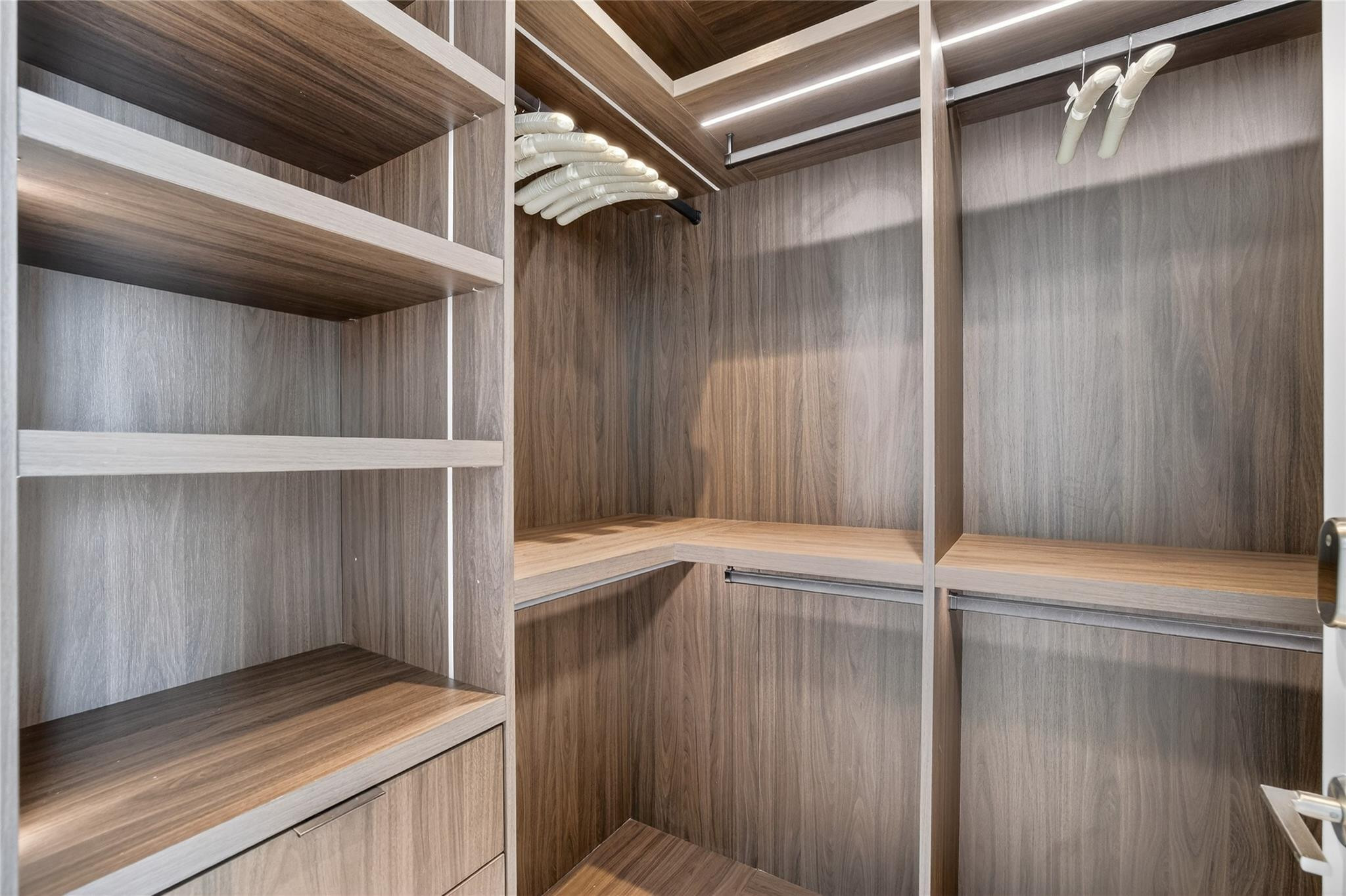 Four Seasons - Residential