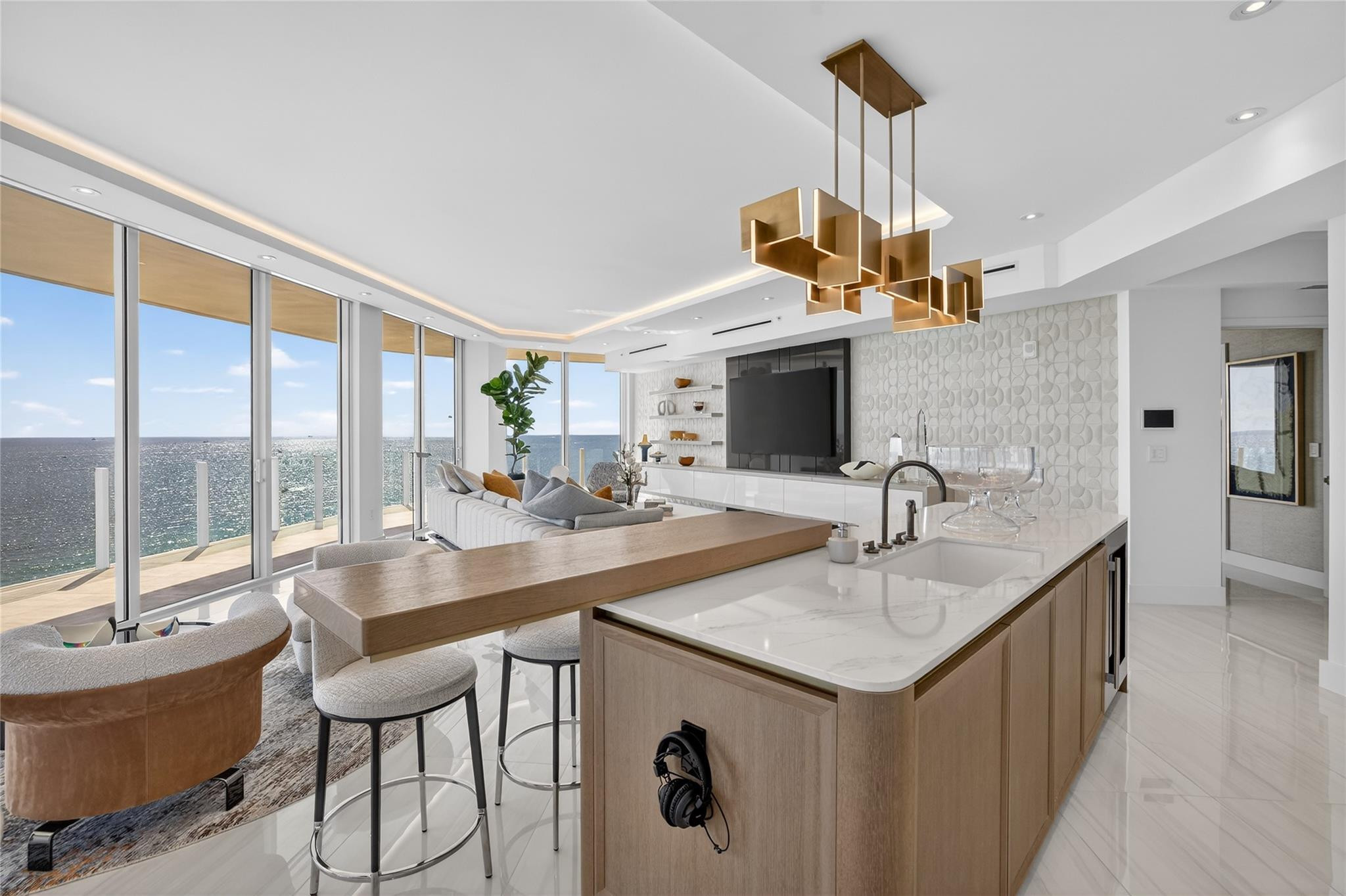 Four Seasons - Residential