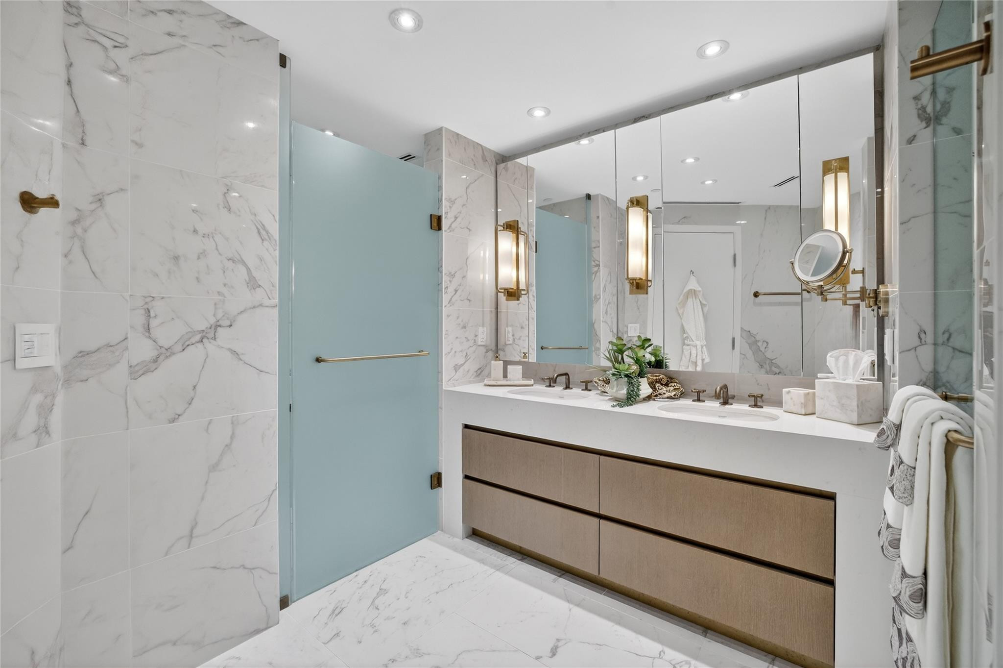 Four Seasons - Residential