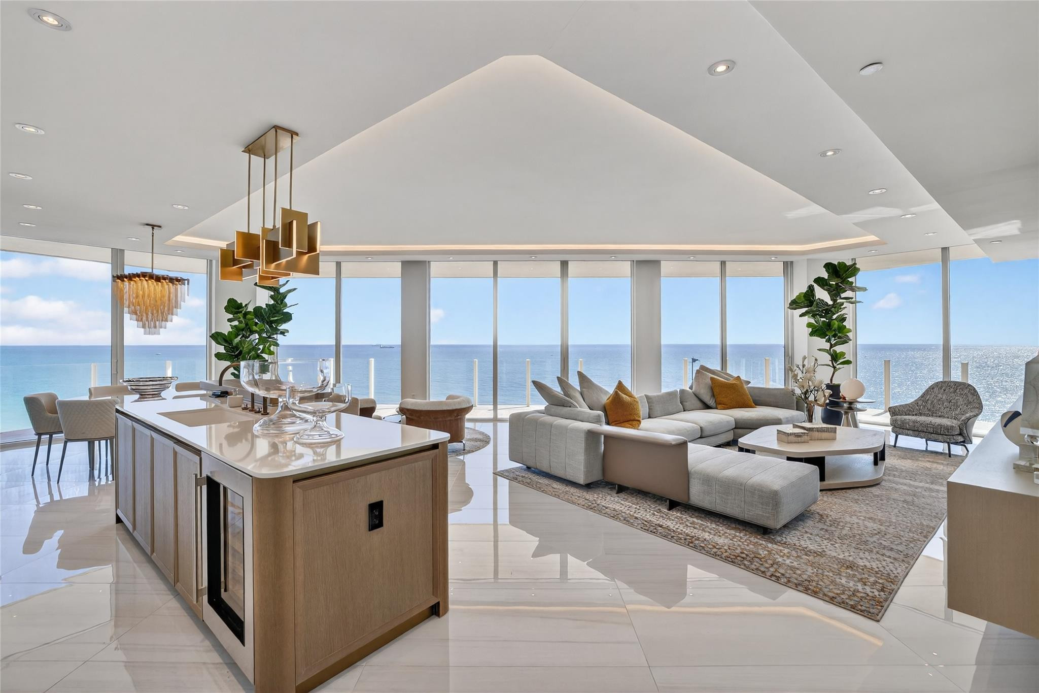 525 N Fort Lauderdale Beach Boulevard 901