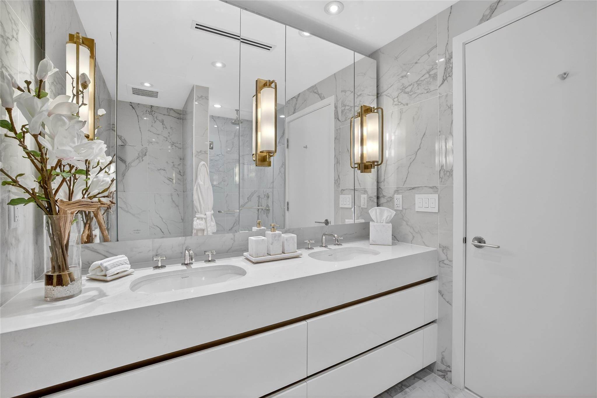 Four Seasons - Residential