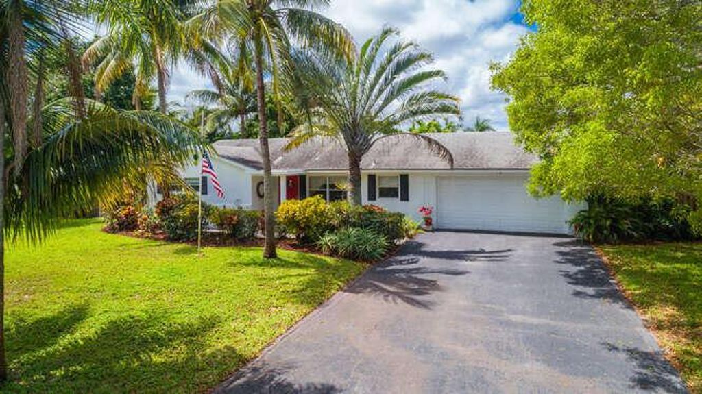 Photo of 316 Leigh Road, Tequesta, FL 33469 (MLS # R11085056)