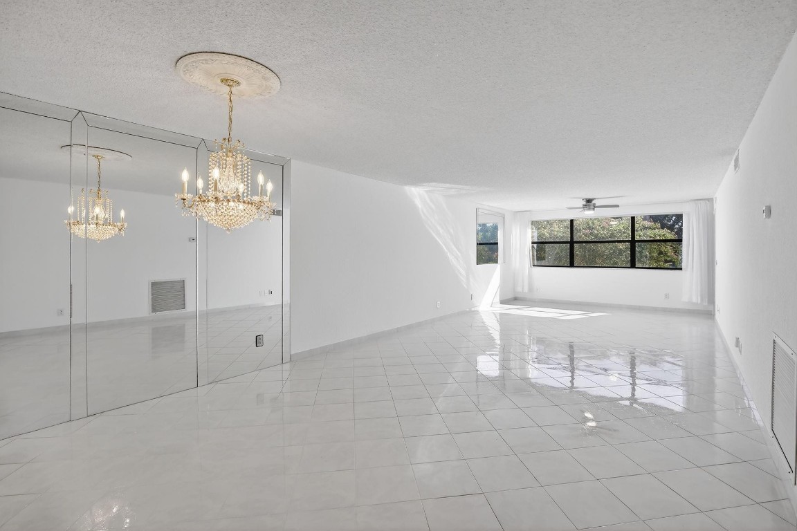 SUNRISE LAKES - Residential