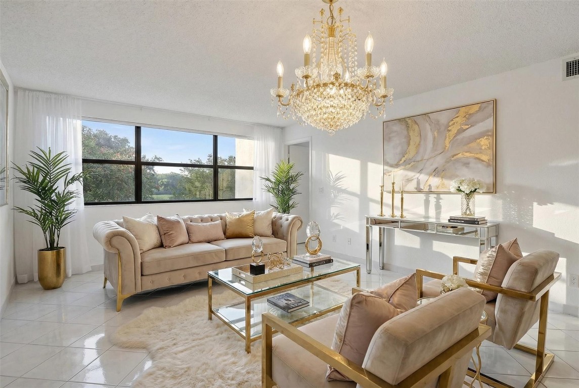 SUNRISE LAKES - Residential