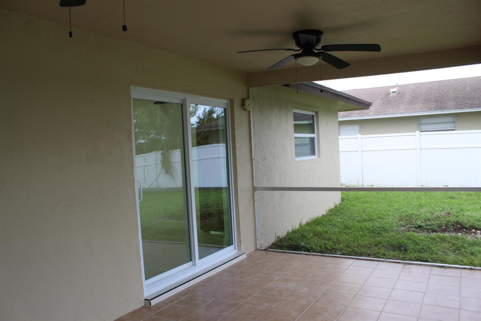 LA MANCHA THREE PB 30 P60 - Residential Lease