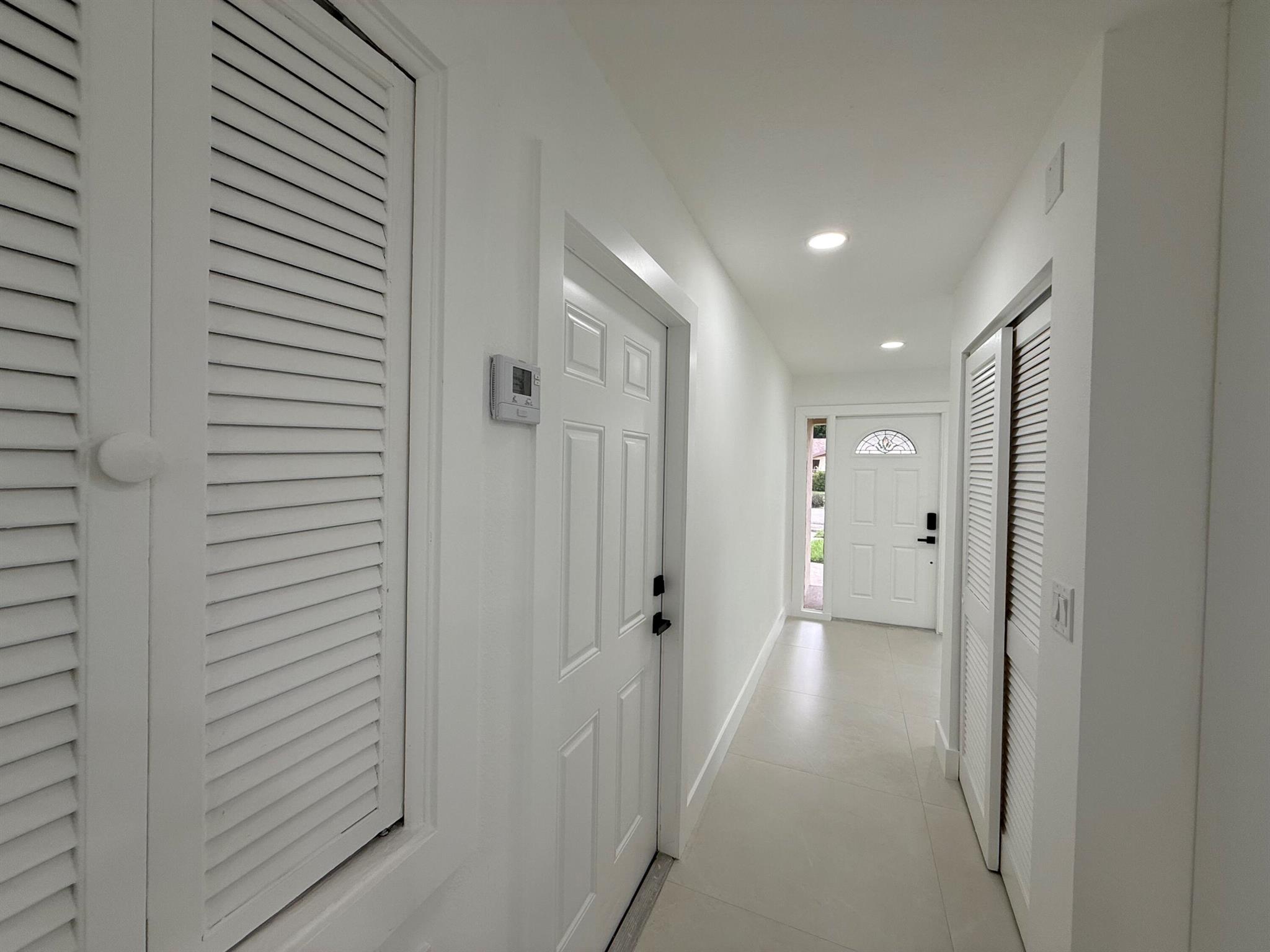 LA MANCHA THREE PB 30 P60 - Residential Lease