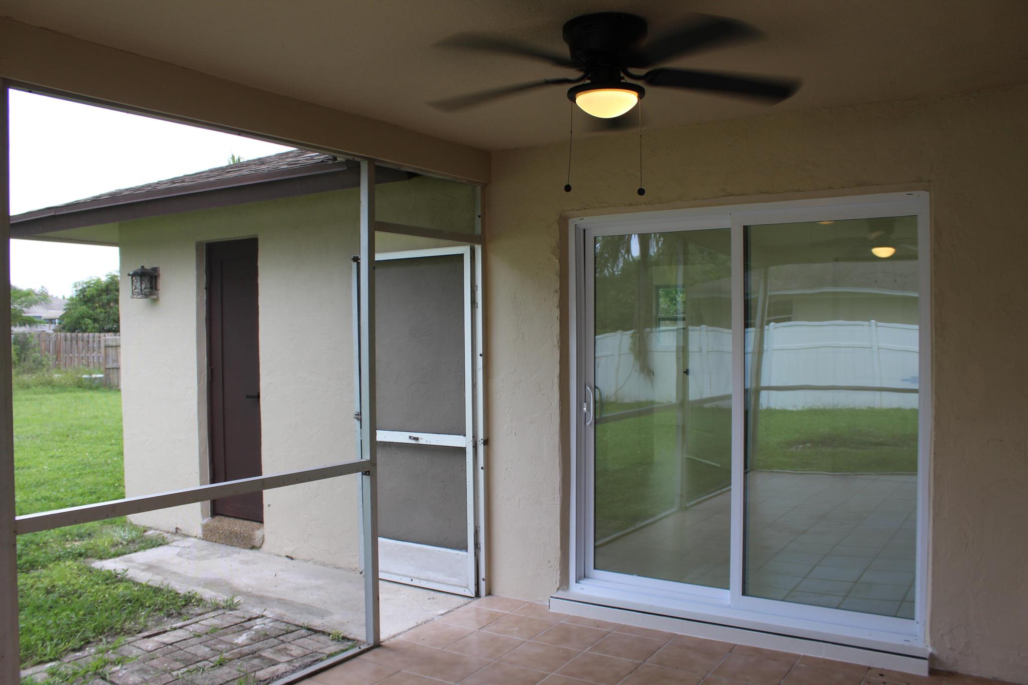 LA MANCHA THREE PB 30 P60 - Residential Lease