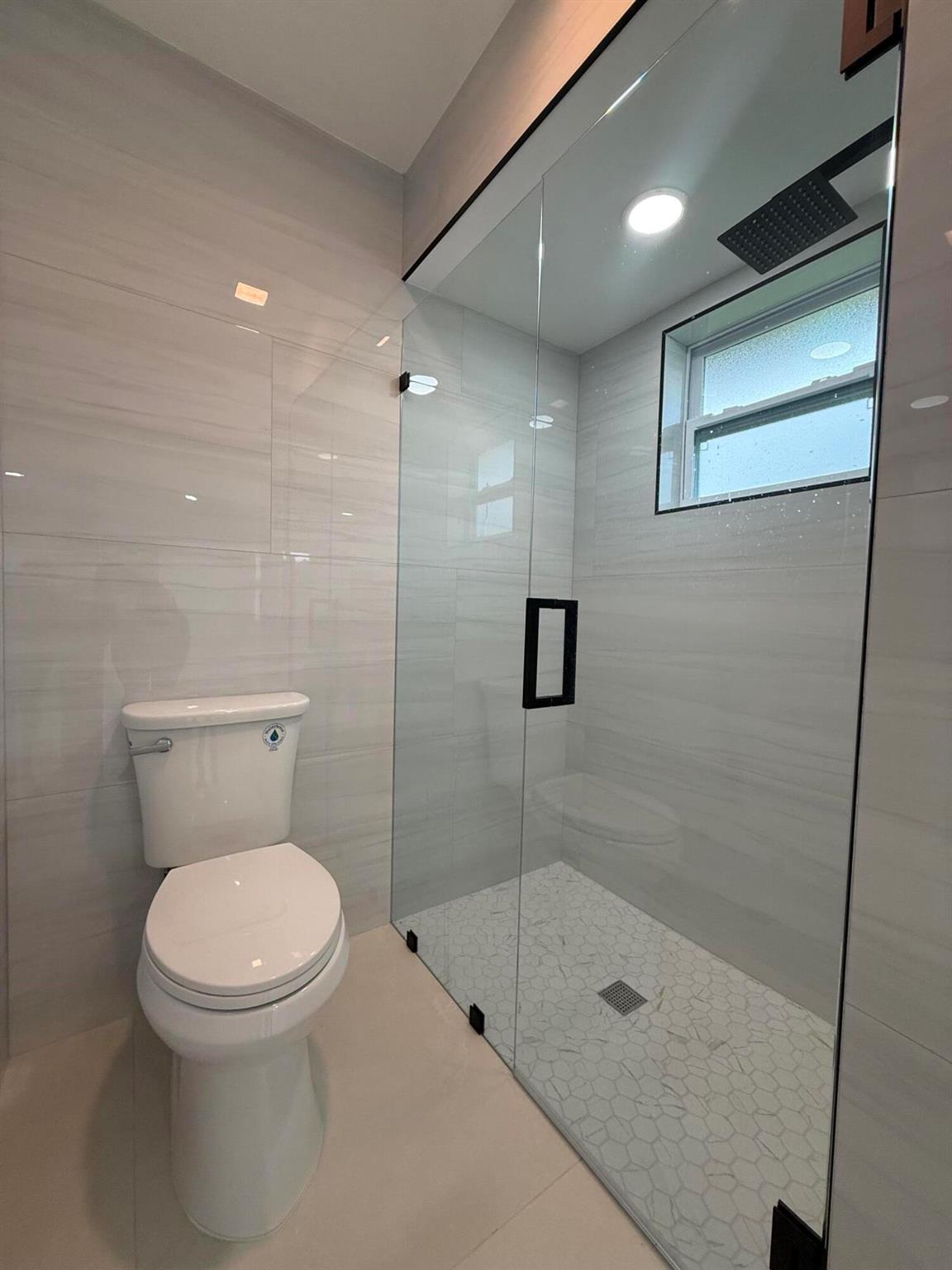 LA MANCHA THREE PB 30 P60 - Residential Lease