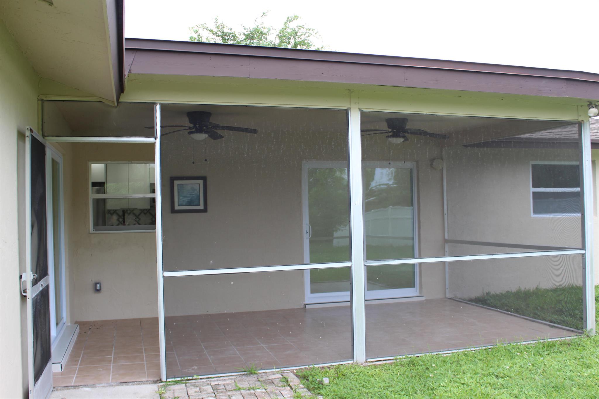 LA MANCHA THREE PB 30 P60 - Residential Lease