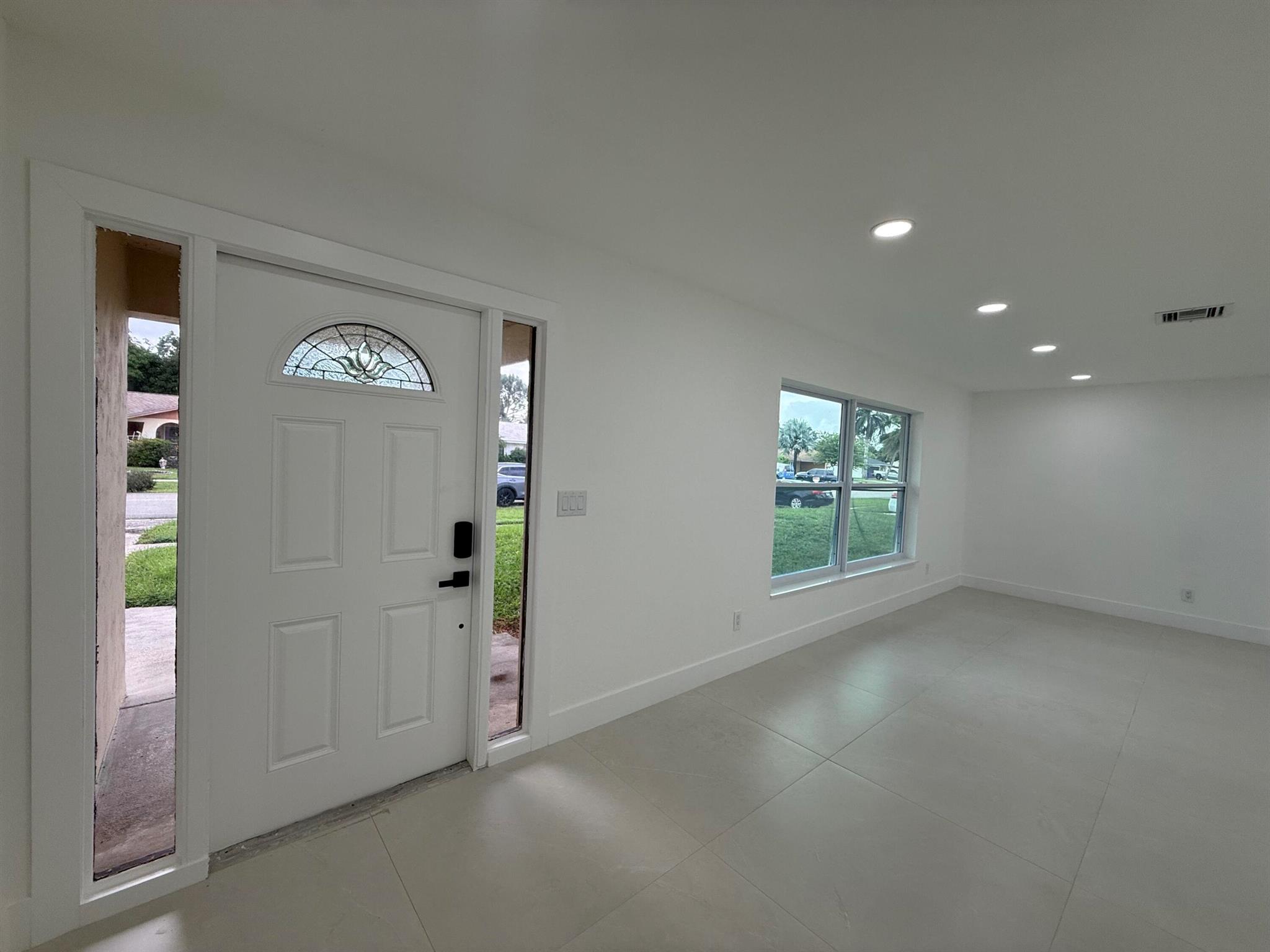 LA MANCHA THREE PB 30 P60 - Residential Lease