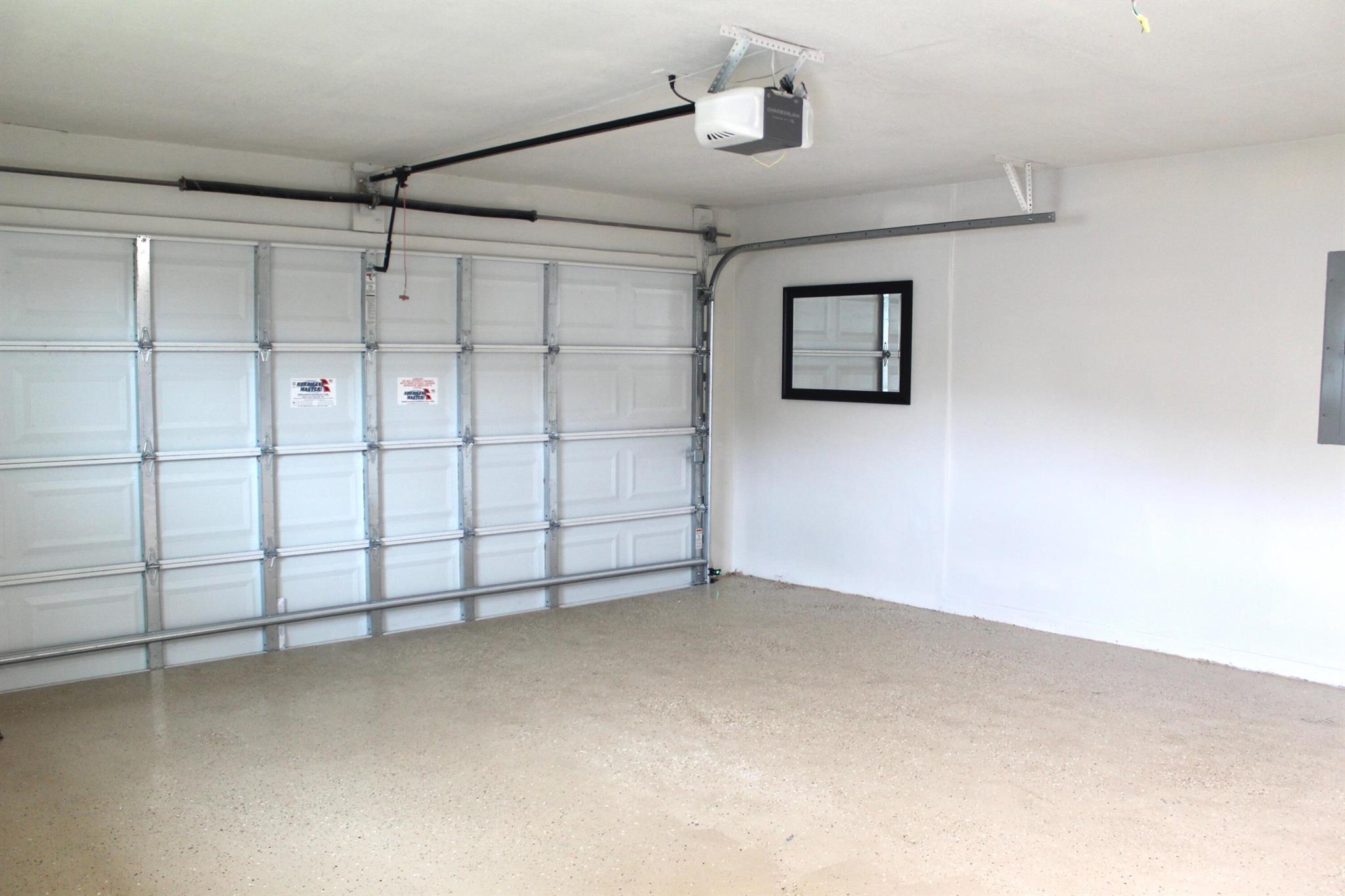 LA MANCHA THREE PB 30 P60 - Residential Lease