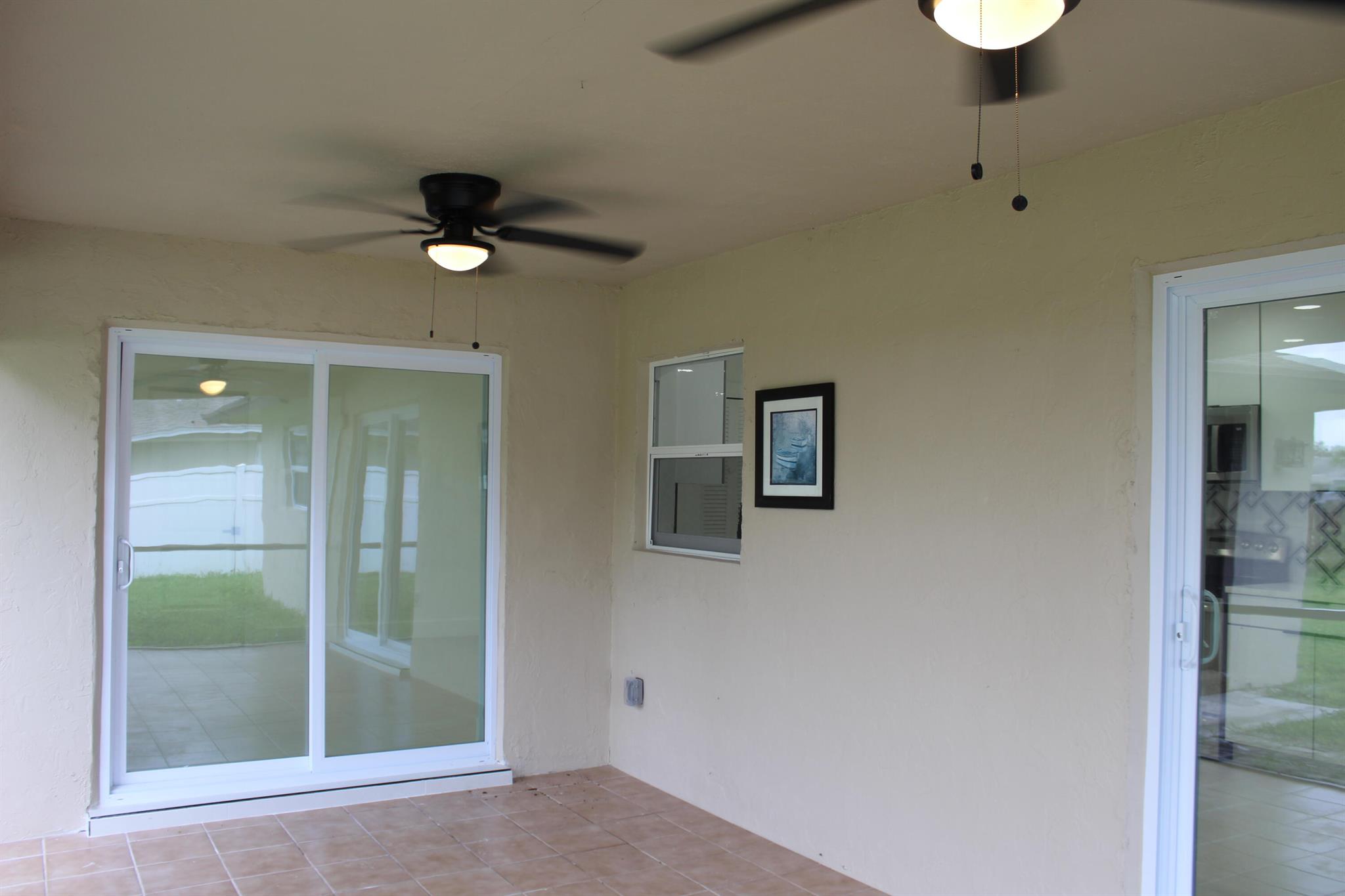 LA MANCHA THREE PB 30 P60 - Residential Lease
