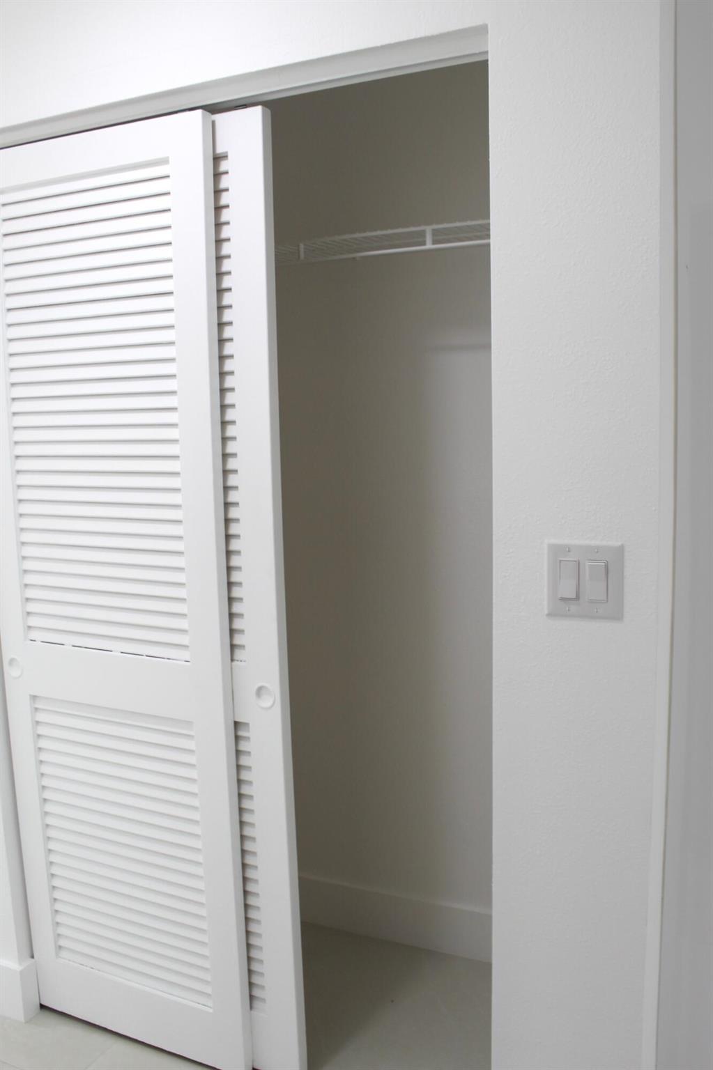 LA MANCHA THREE PB 30 P60 - Residential Lease