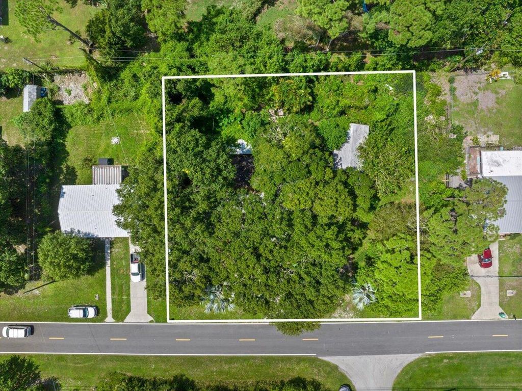 Photo of 6507 Deleon Avenue, Fort Pierce, FL 34951 (MLS # R11124751)