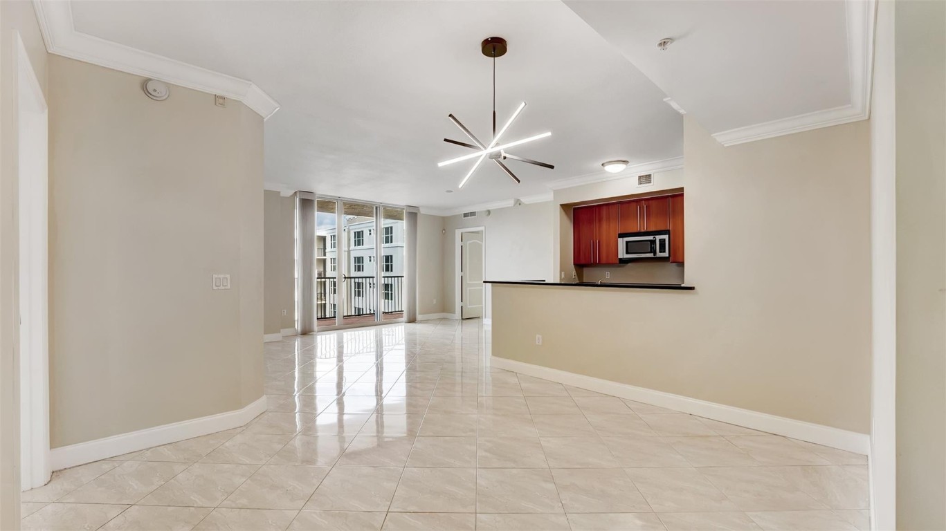 191 S Ocean Drive 520