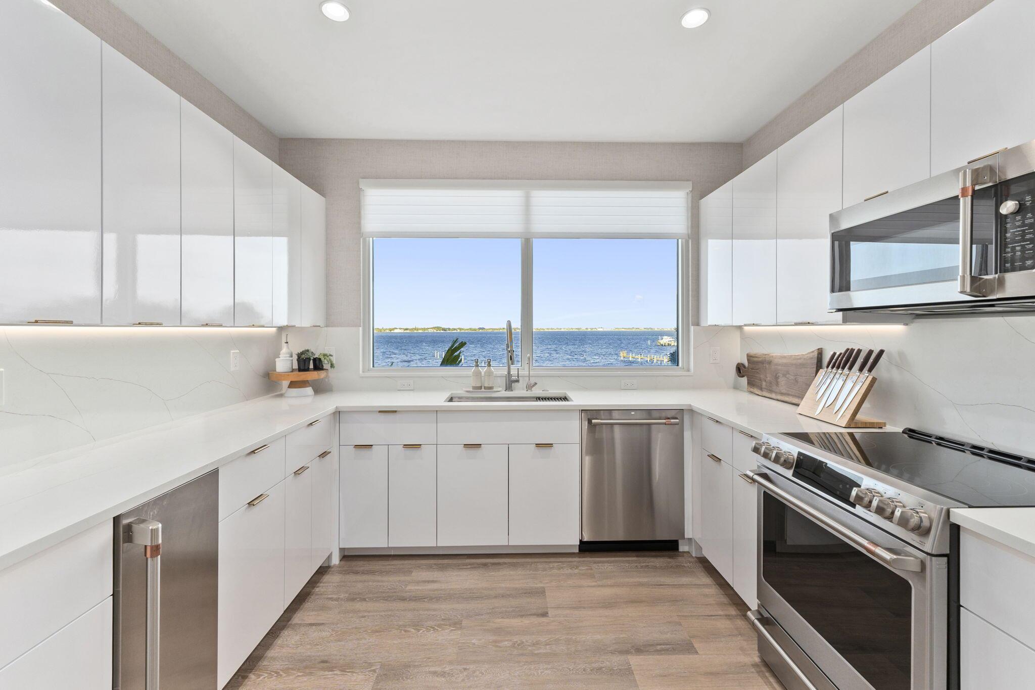 SAILFISH COVE CONDOMINIUM - Residential