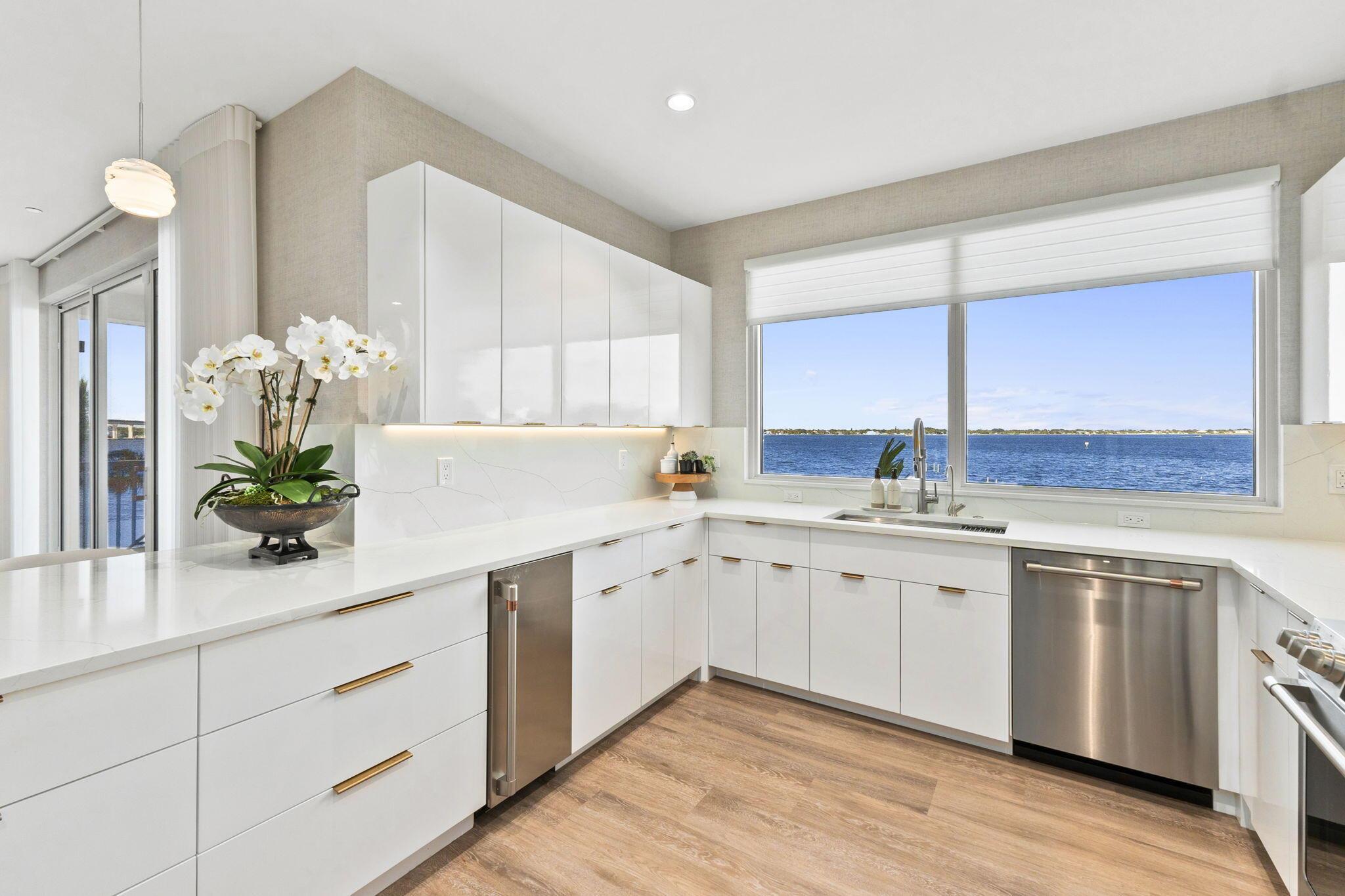 SAILFISH COVE CONDOMINIUM - Residential