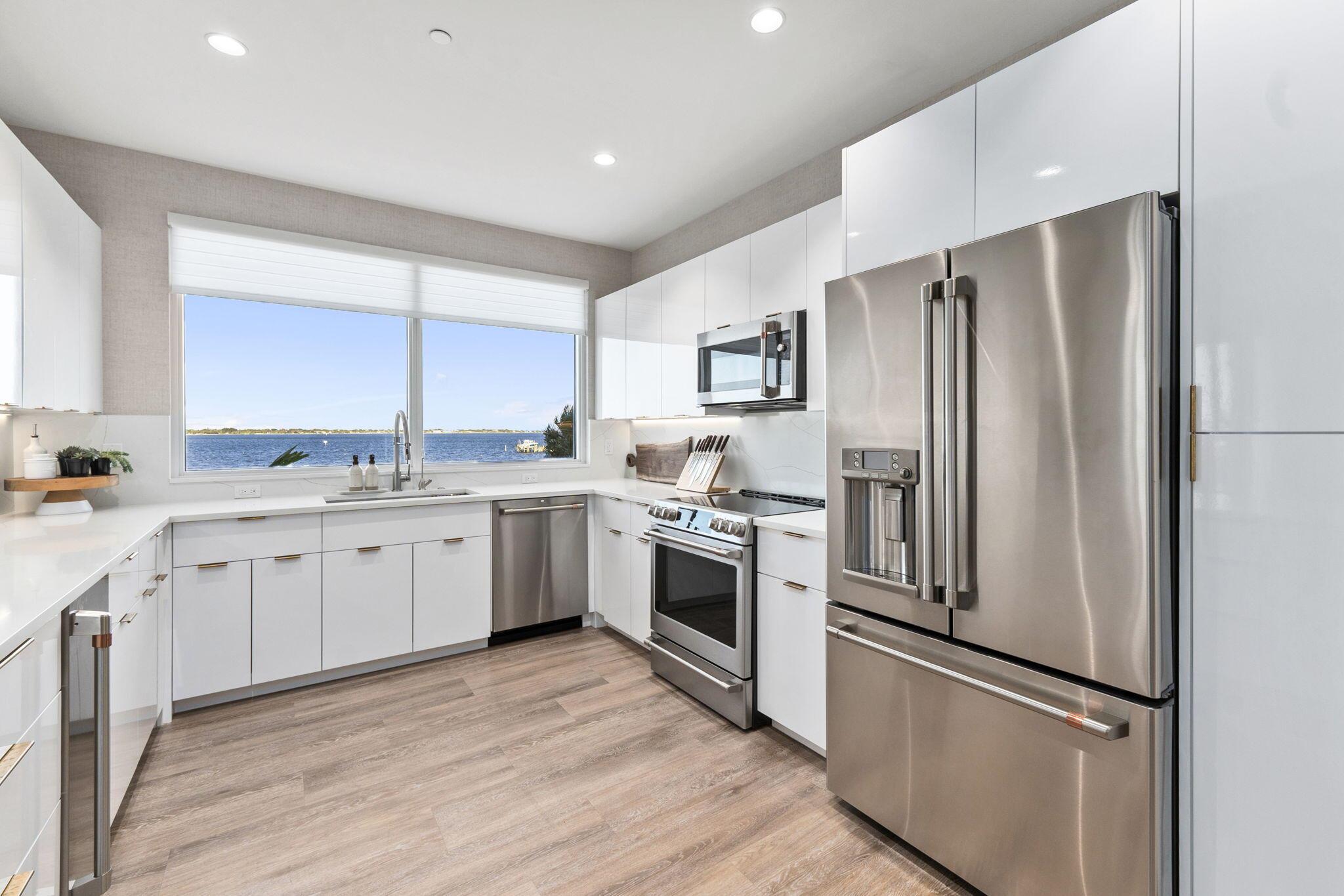 SAILFISH COVE CONDOMINIUM - Residential