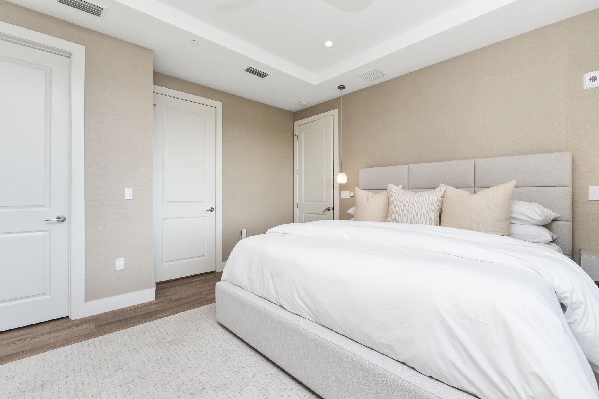 SAILFISH COVE CONDOMINIUM - Residential