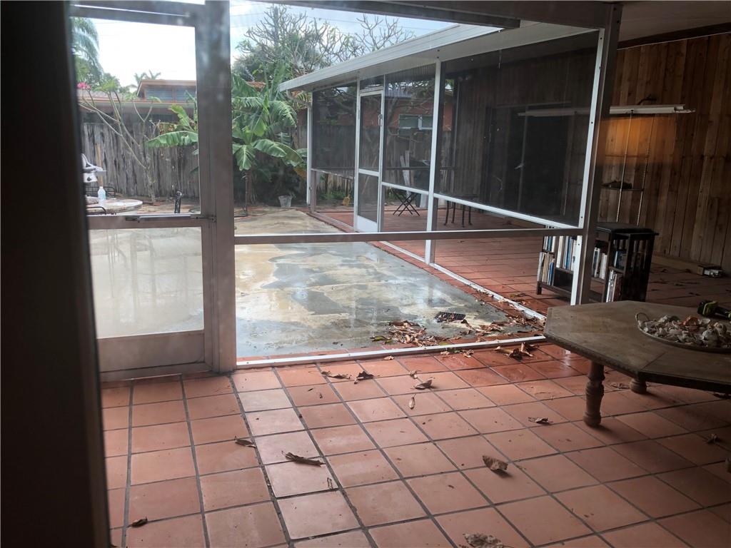 SOUTH LAKE CLARKE - Residential