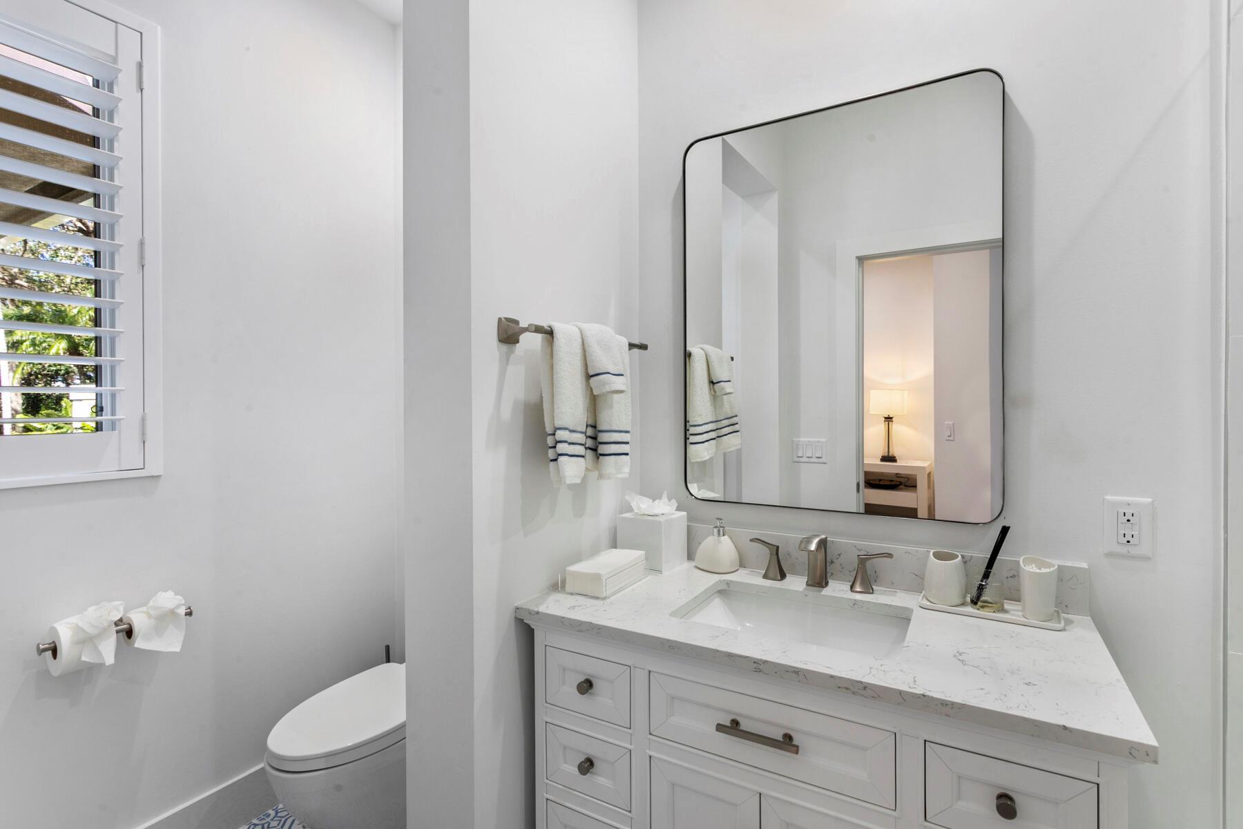 ADMIRALS COVE - Residential