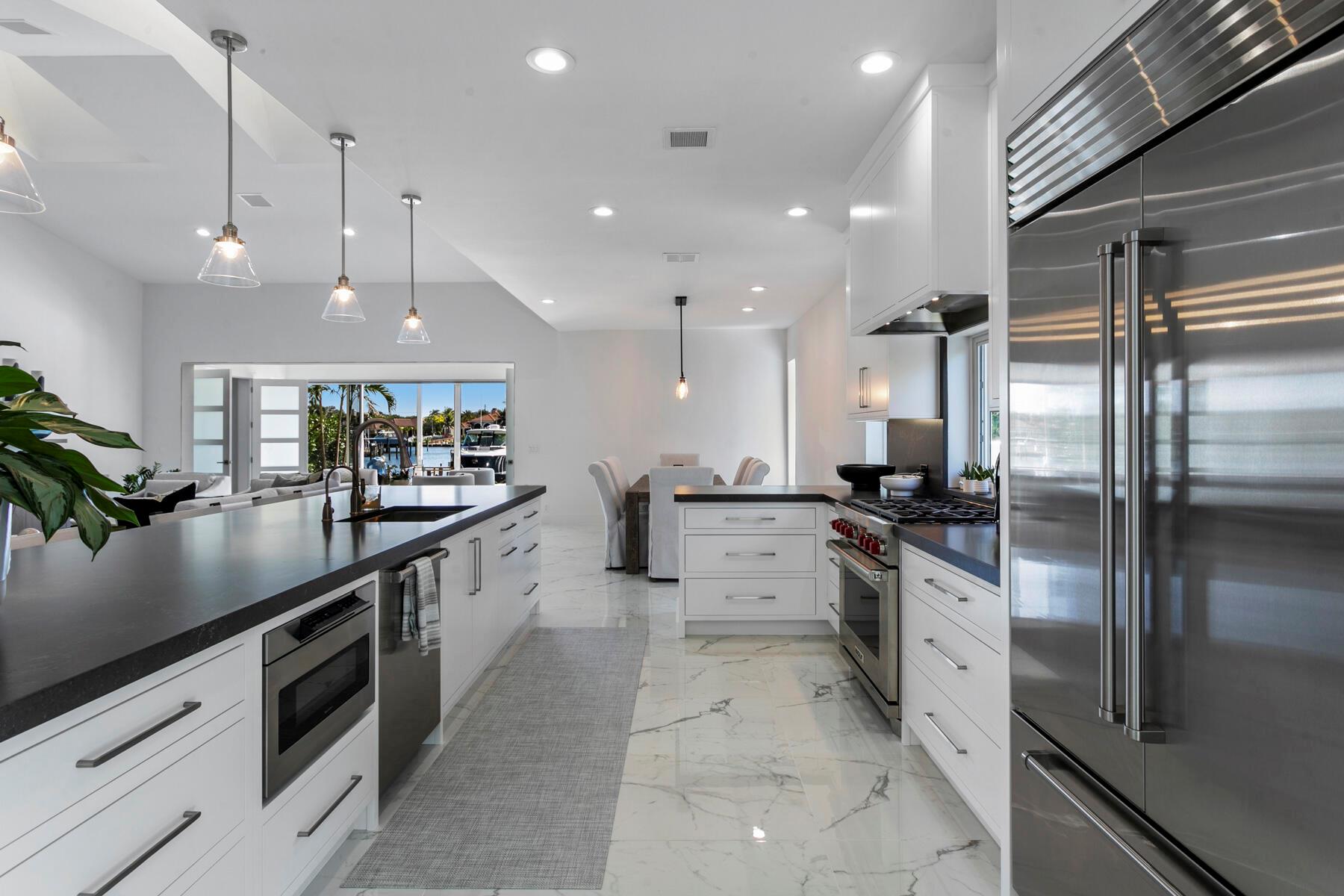 ADMIRALS COVE - Residential