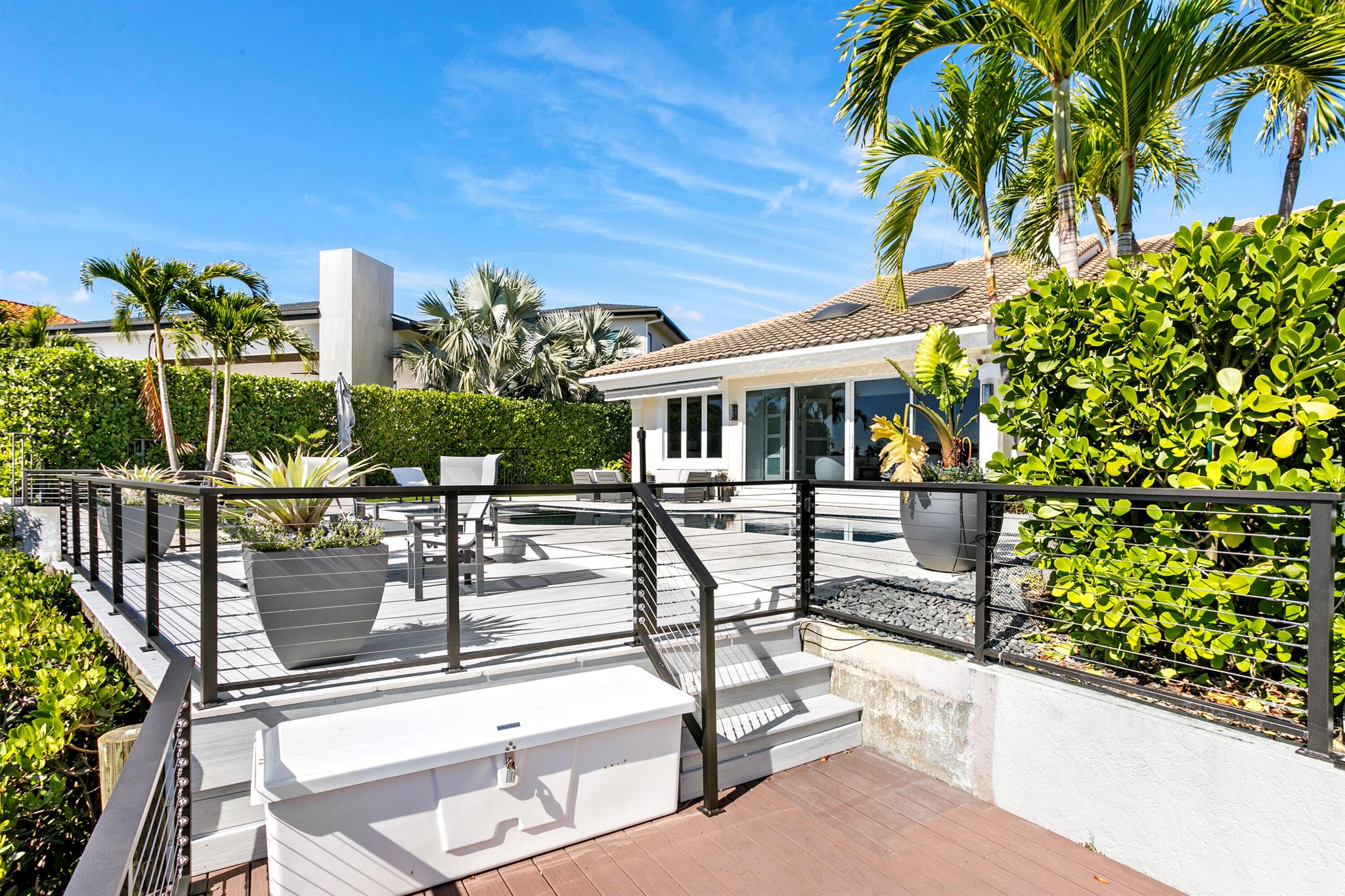 ADMIRALS COVE - Residential