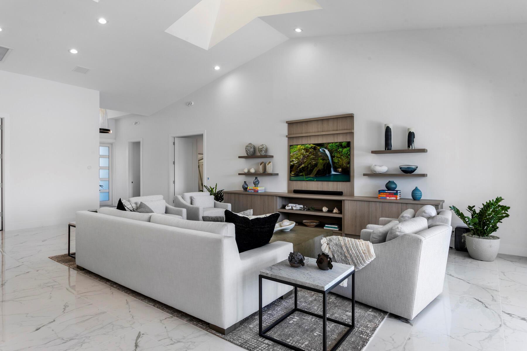 ADMIRALS COVE - Residential