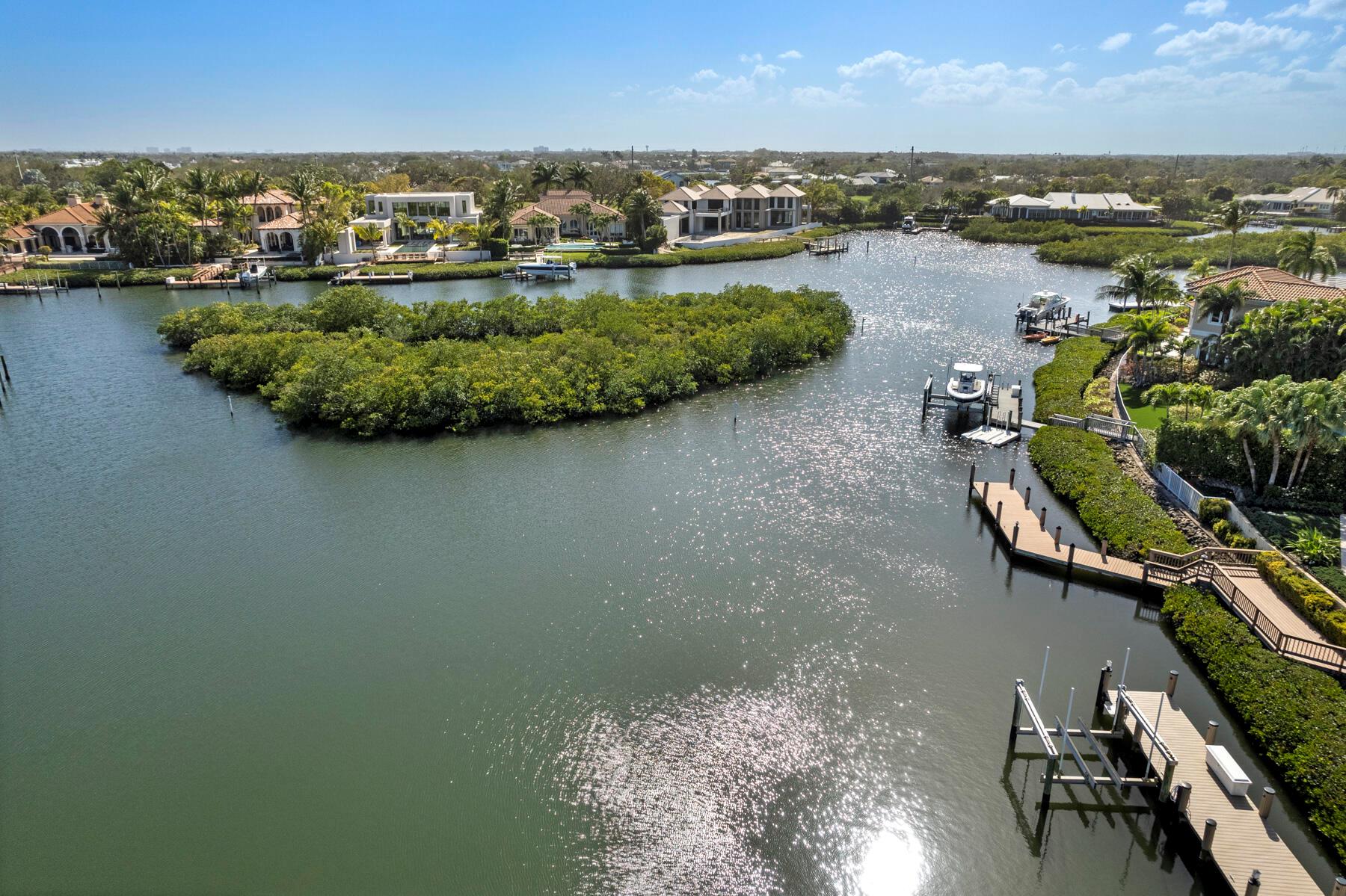 ADMIRALS COVE - Residential