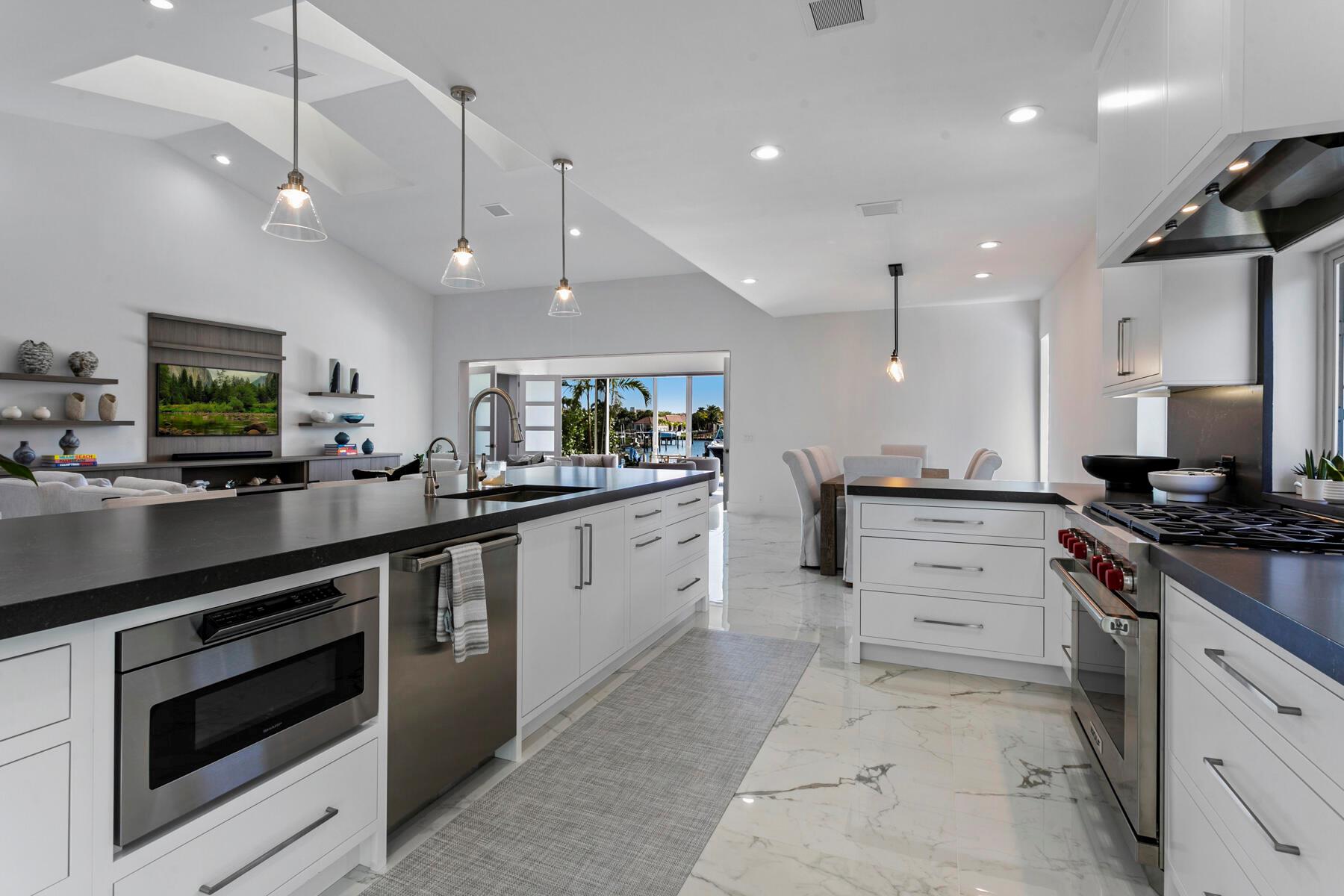 ADMIRALS COVE - Residential