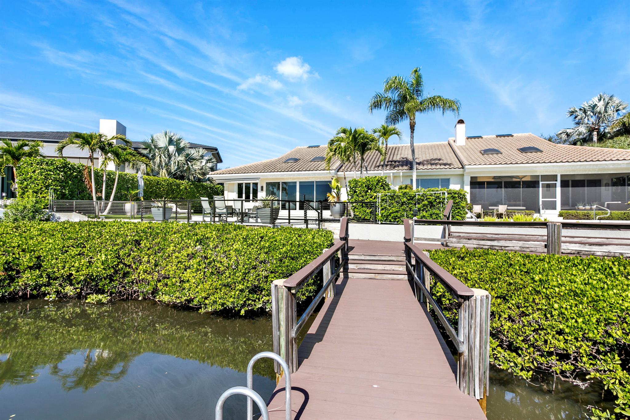 ADMIRALS COVE - Residential