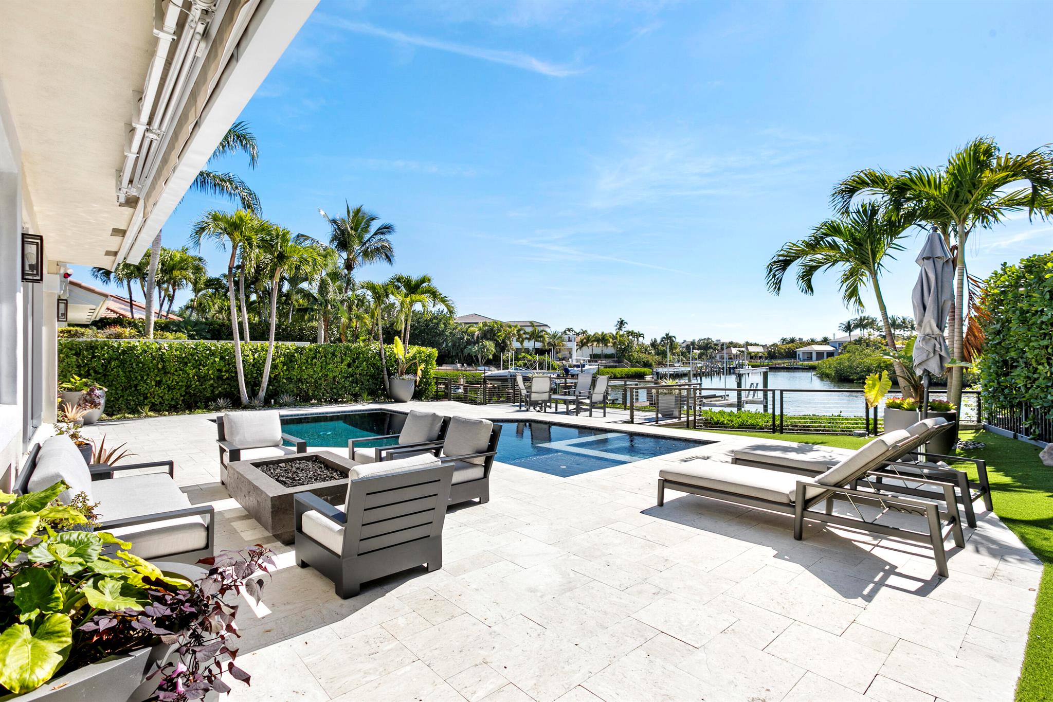 ADMIRALS COVE - Residential