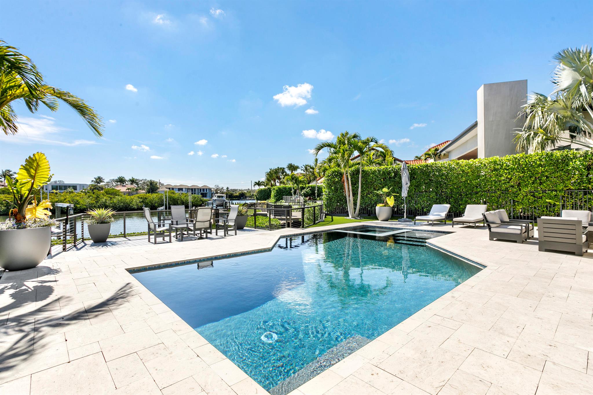 ADMIRALS COVE - Residential