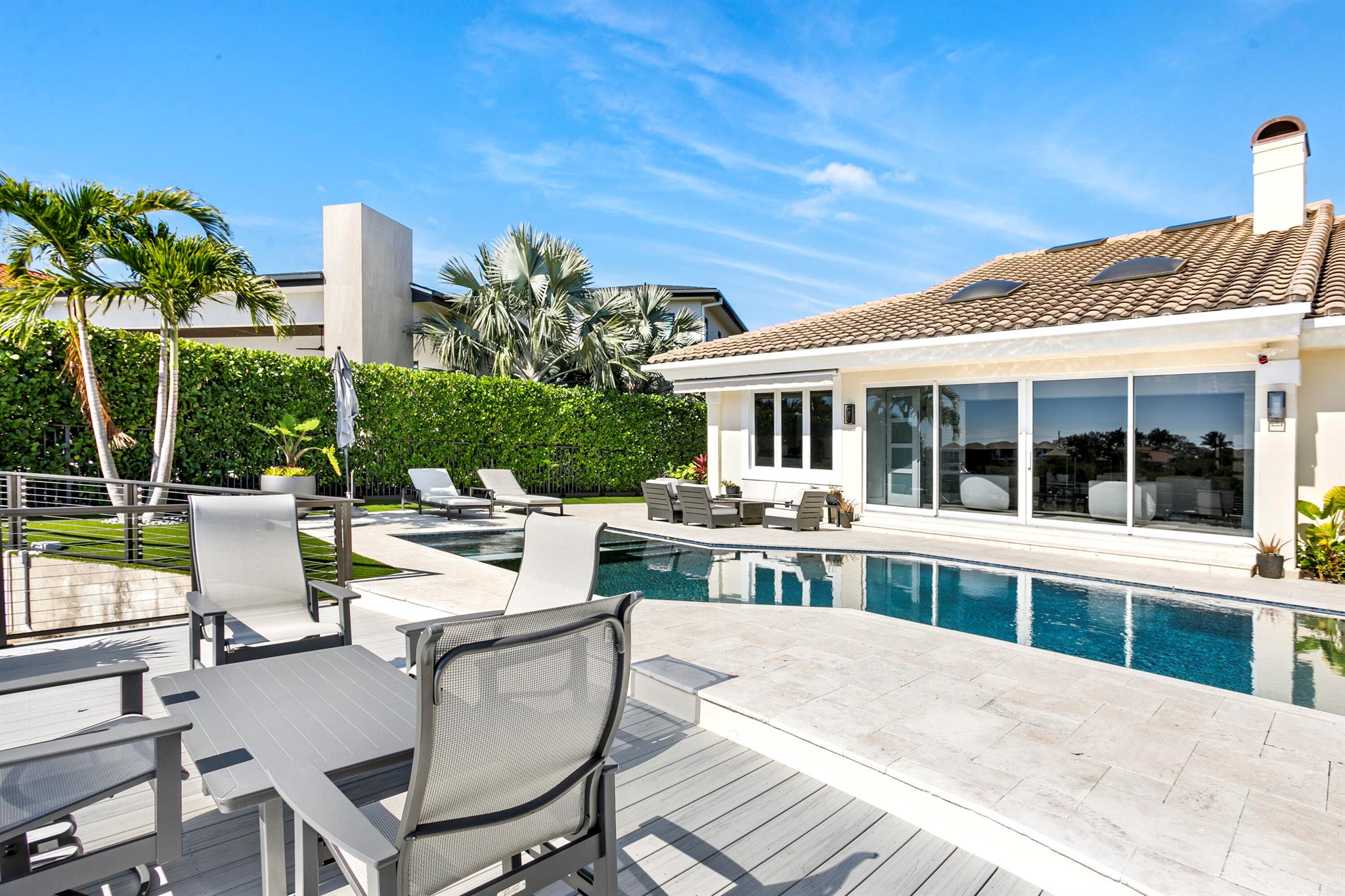 ADMIRALS COVE - Residential