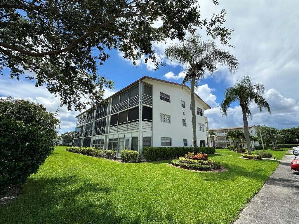Photo of 103 FANSHAW C #103, Boca Raton, FL 33434 (MLS # B26056611)