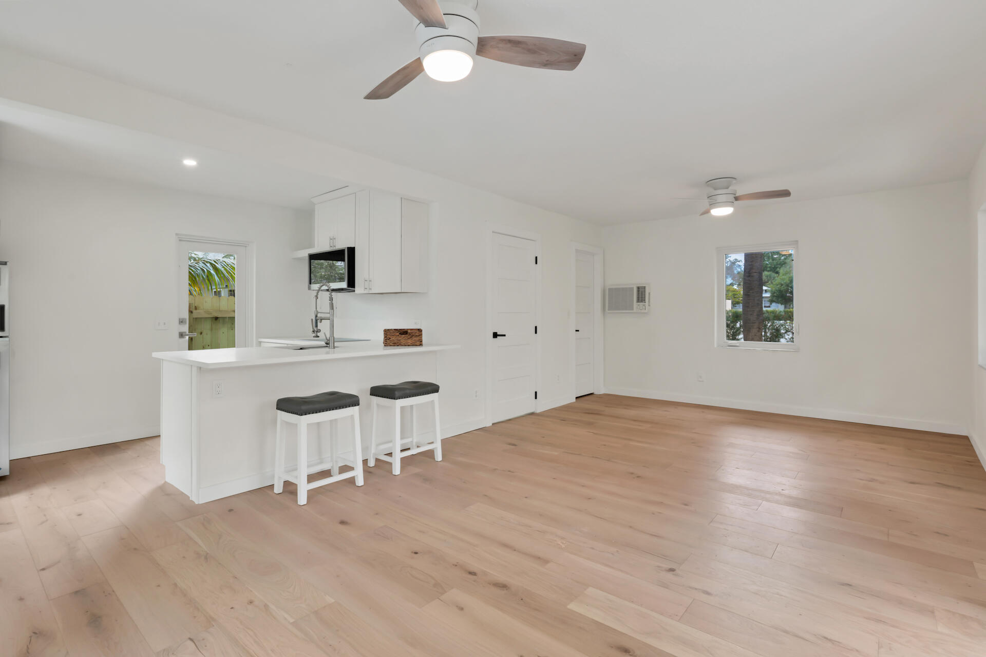 LAKE WORTH TOWN OF - Residential