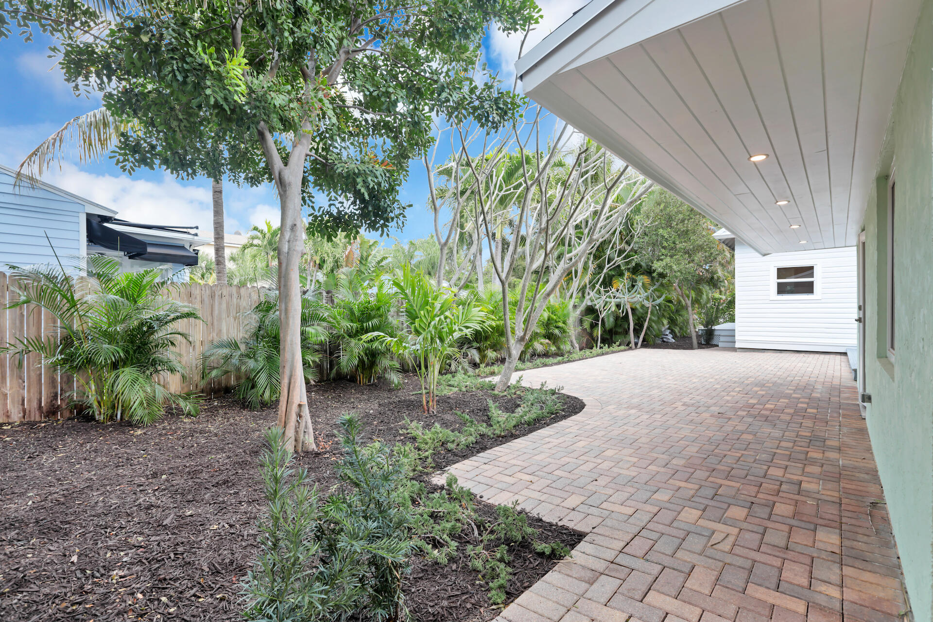 LAKE WORTH TOWN OF - Residential