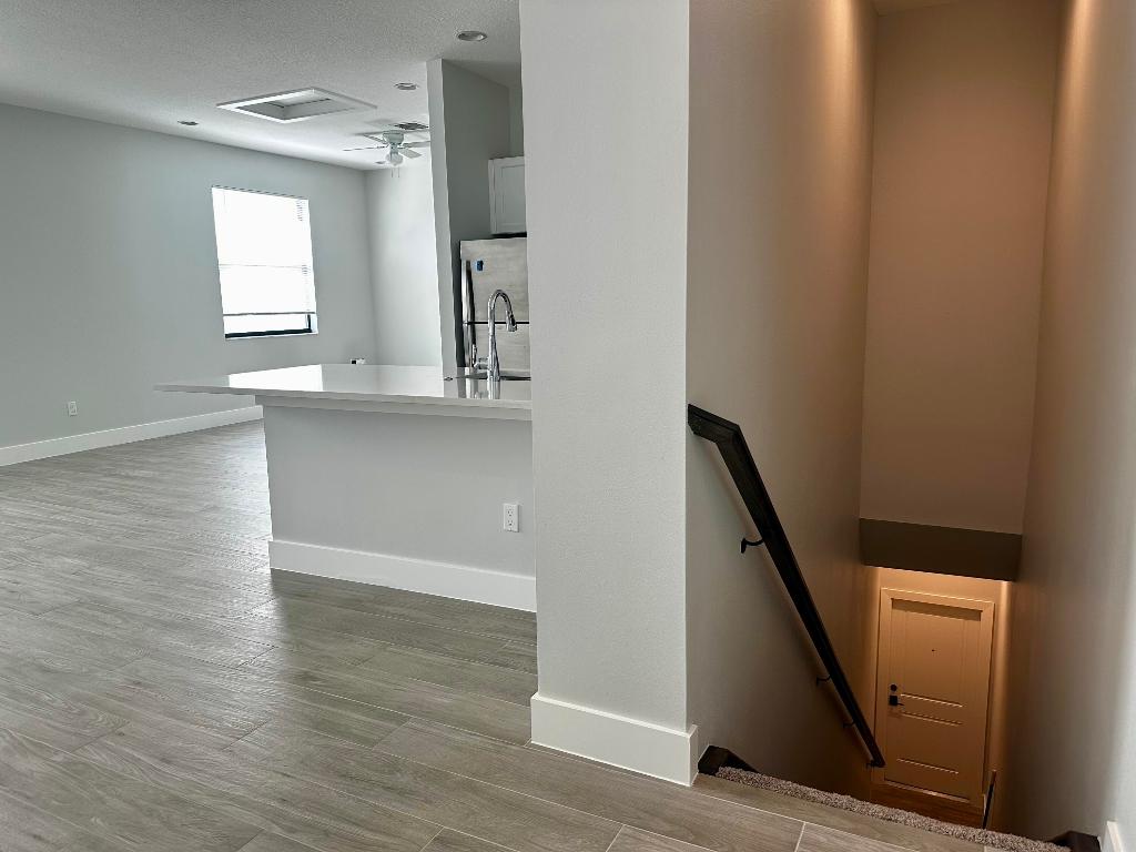 ALTON NEIGHBORHOOD - Residential Lease