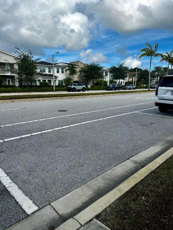 ALTON NEIGHBORHOOD - Residential Lease