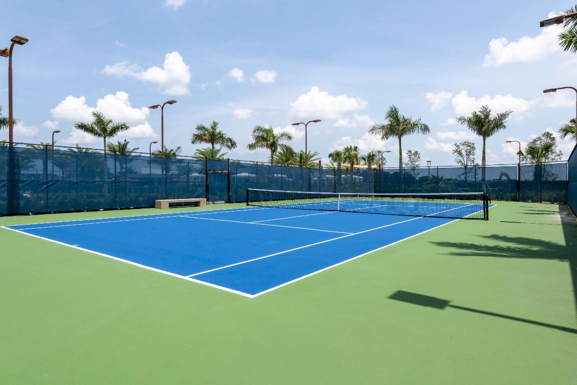 ALTON NEIGHBORHOOD - Residential Lease