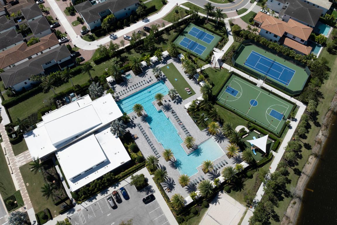 ALTON NEIGHBORHOOD - Residential Lease