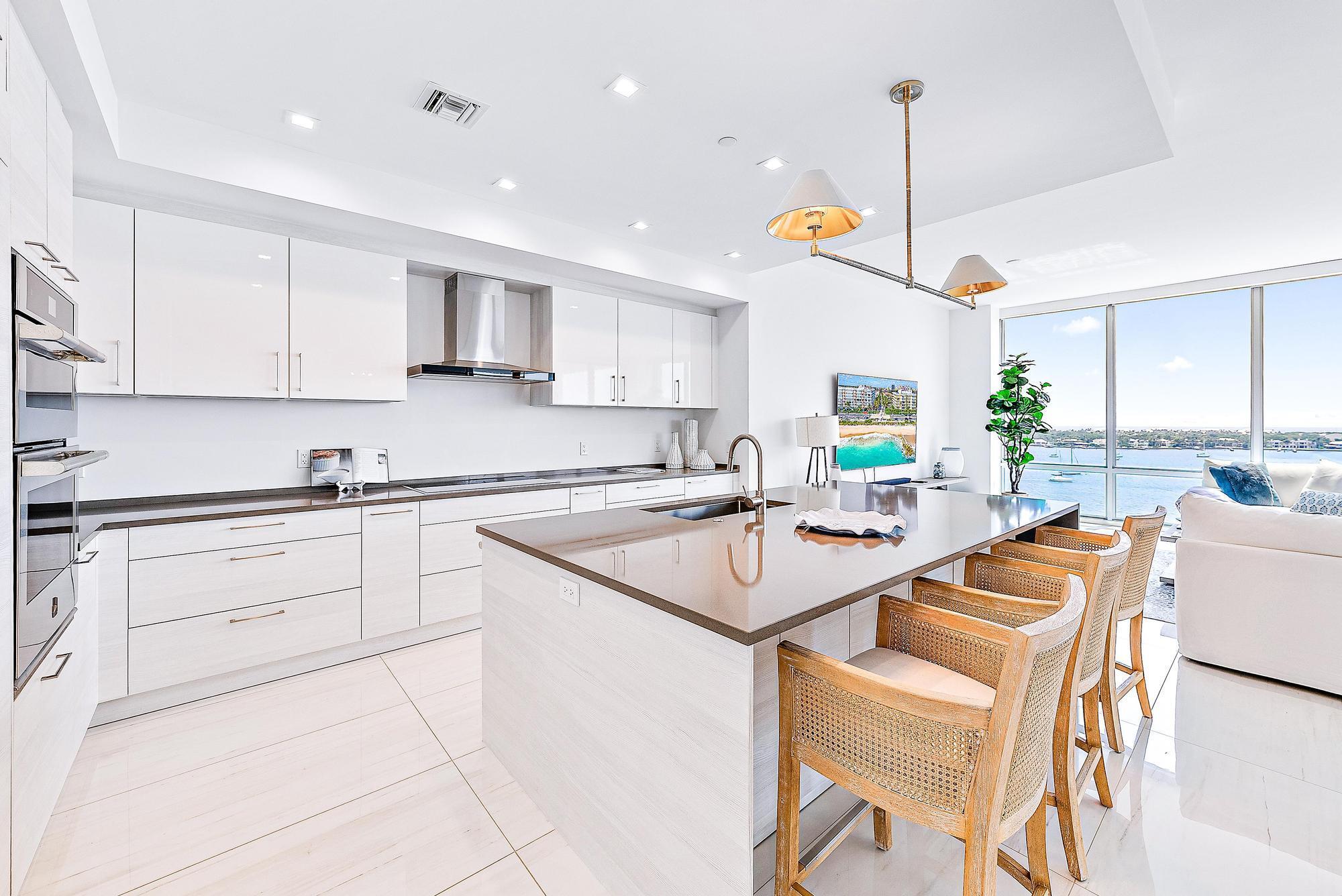 WATER CLUB - Residential